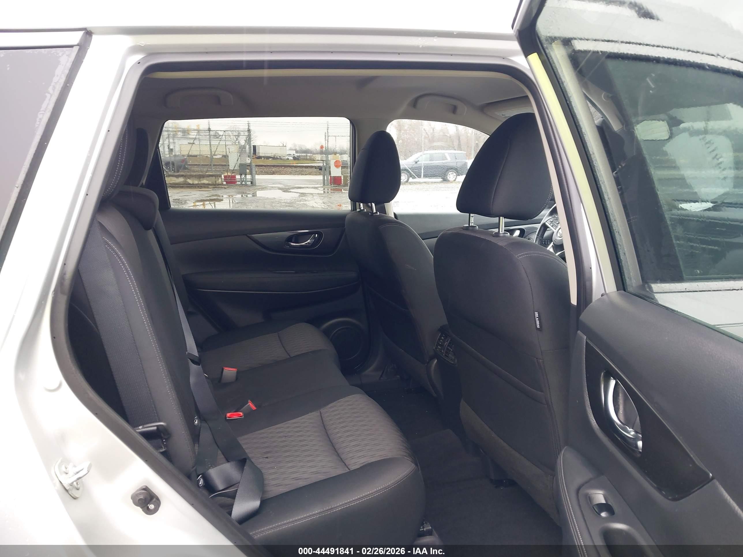 NISSAN ROGUE image 8