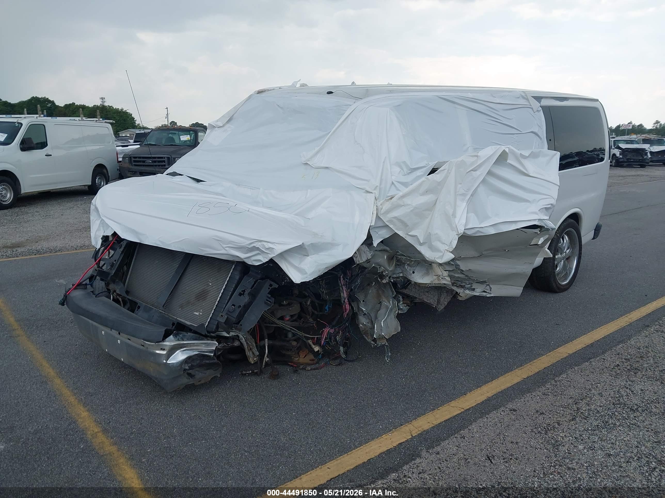 CHEVROLET EXPRESS image 6