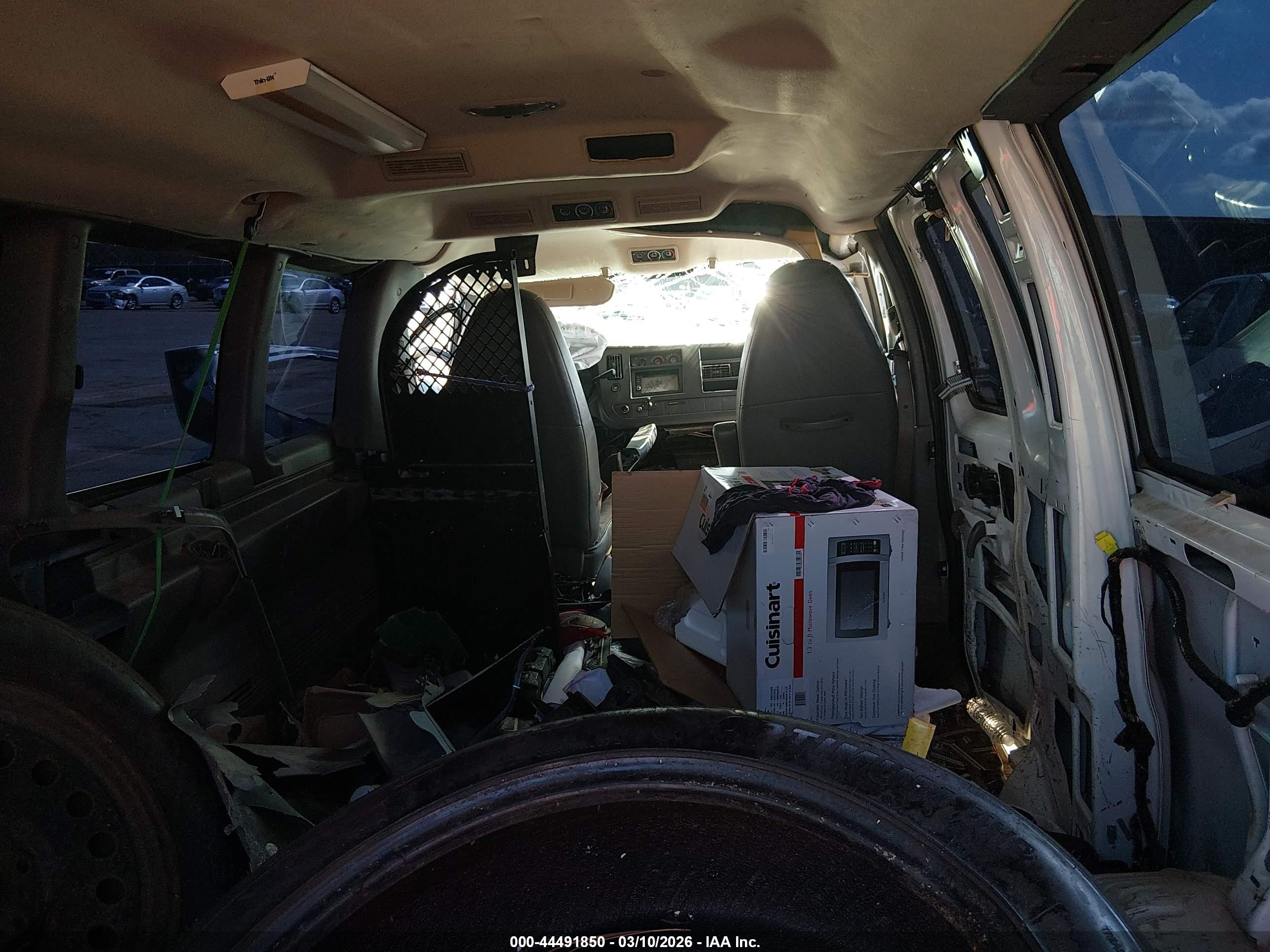 CHEVROLET EXPRESS image 8