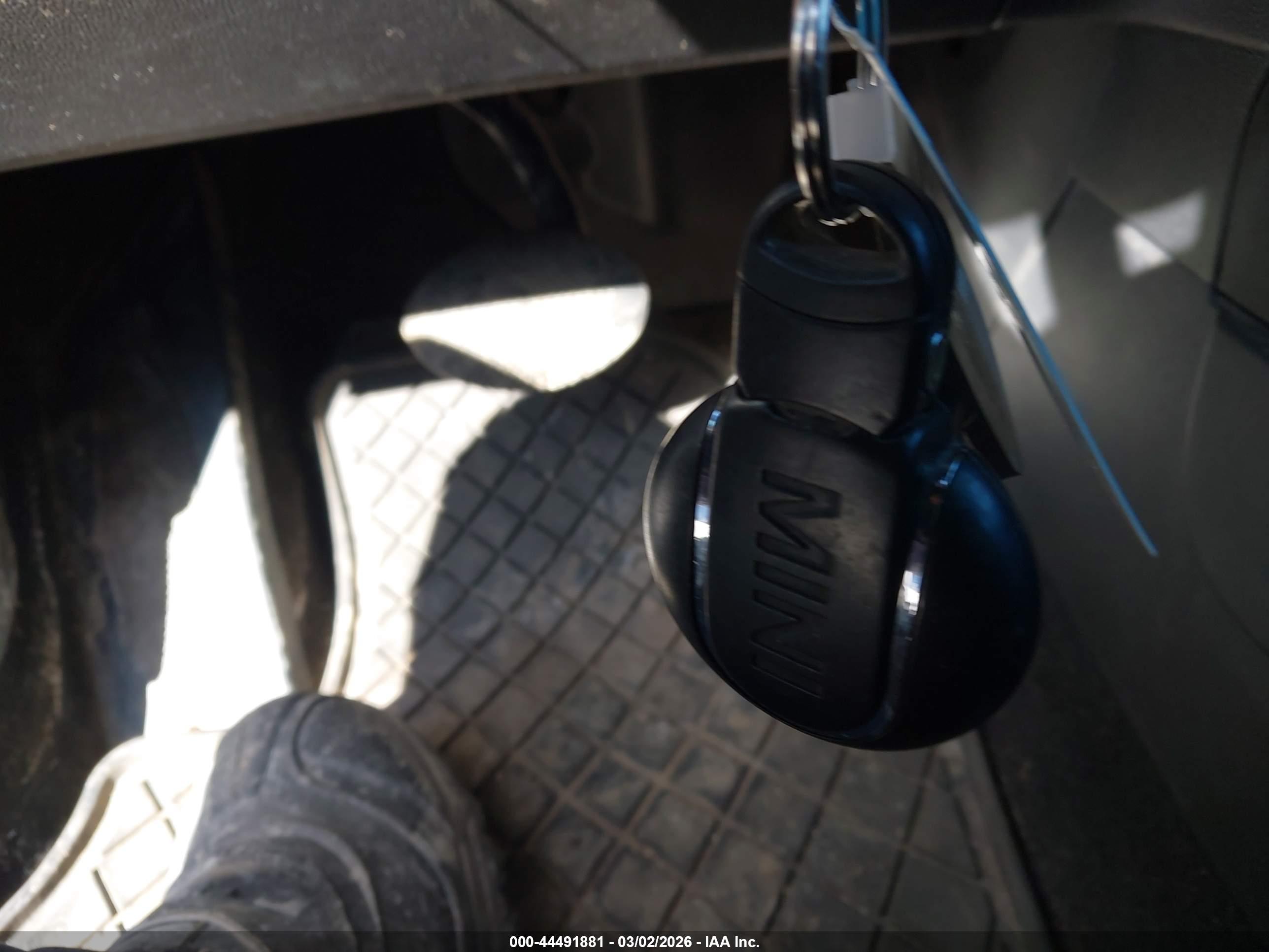 MINI COUNTRYMAN image 11