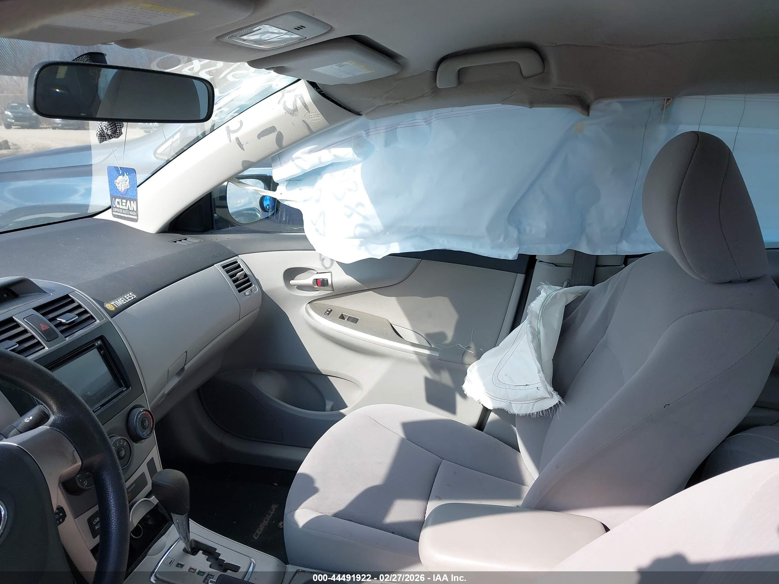 TOYOTA COROLLA image 5
