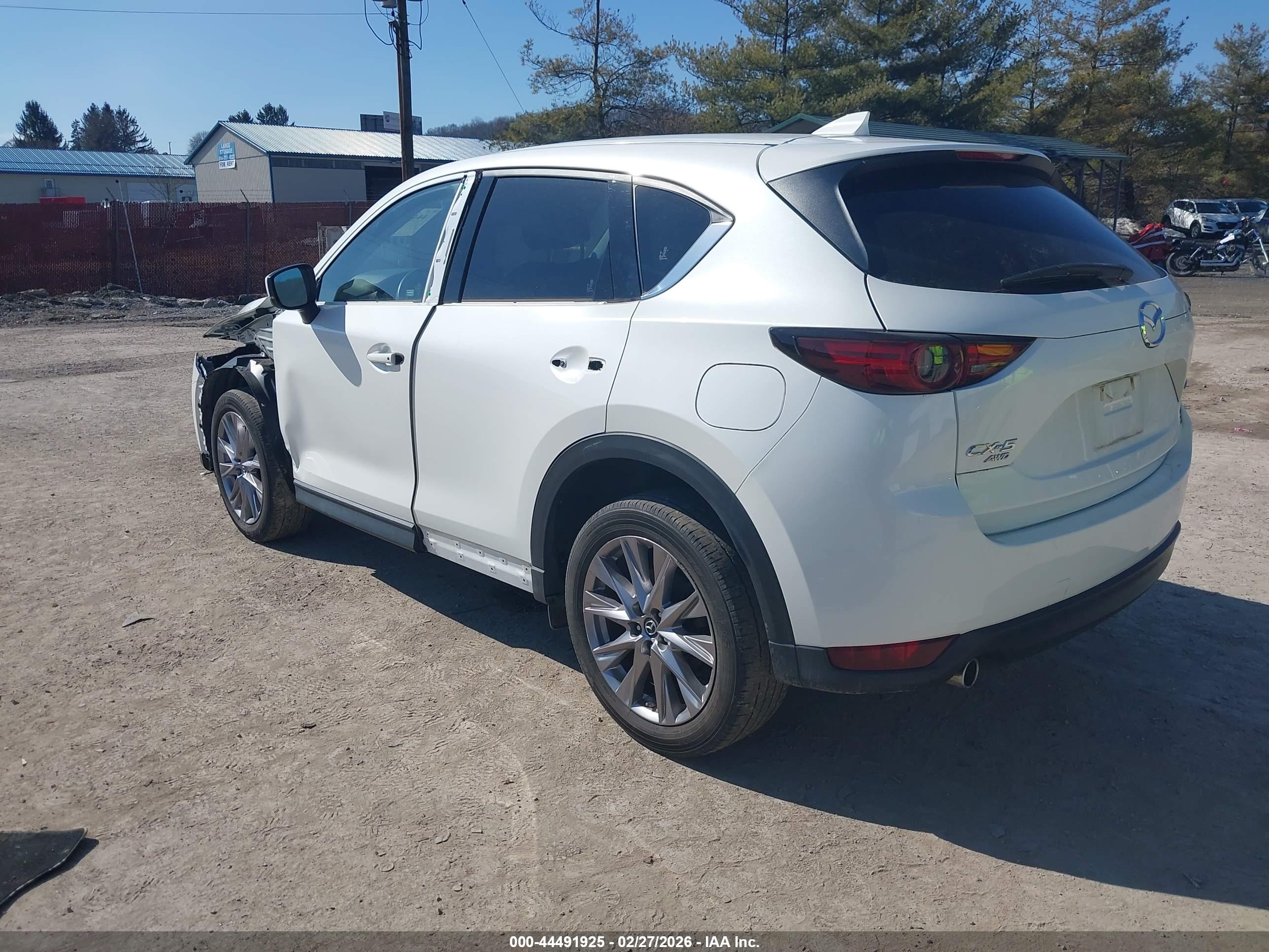 MAZDA CX-5 image 3