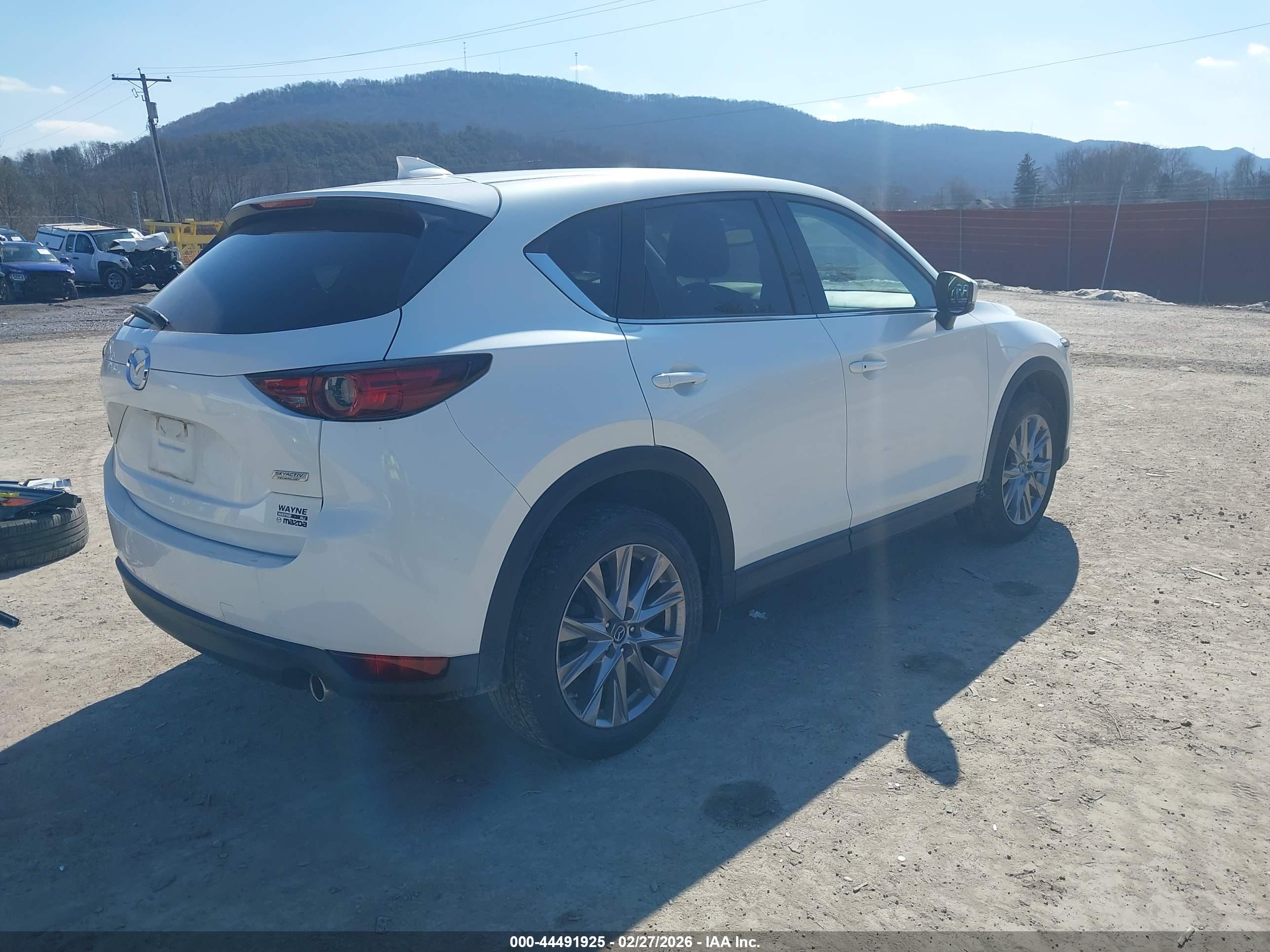 MAZDA CX-5 image 4