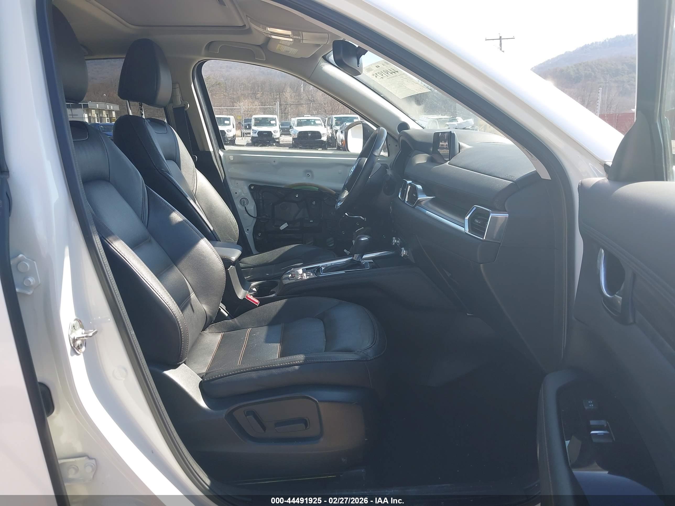 MAZDA CX-5 image 5