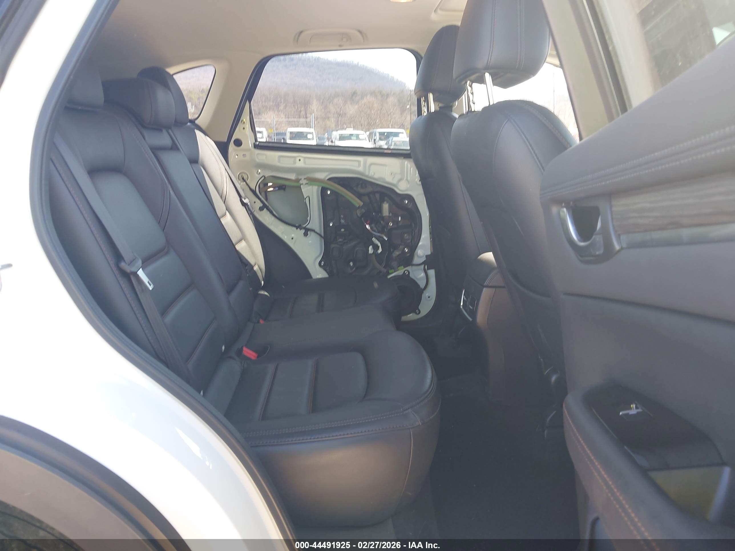 MAZDA CX-5 image 8