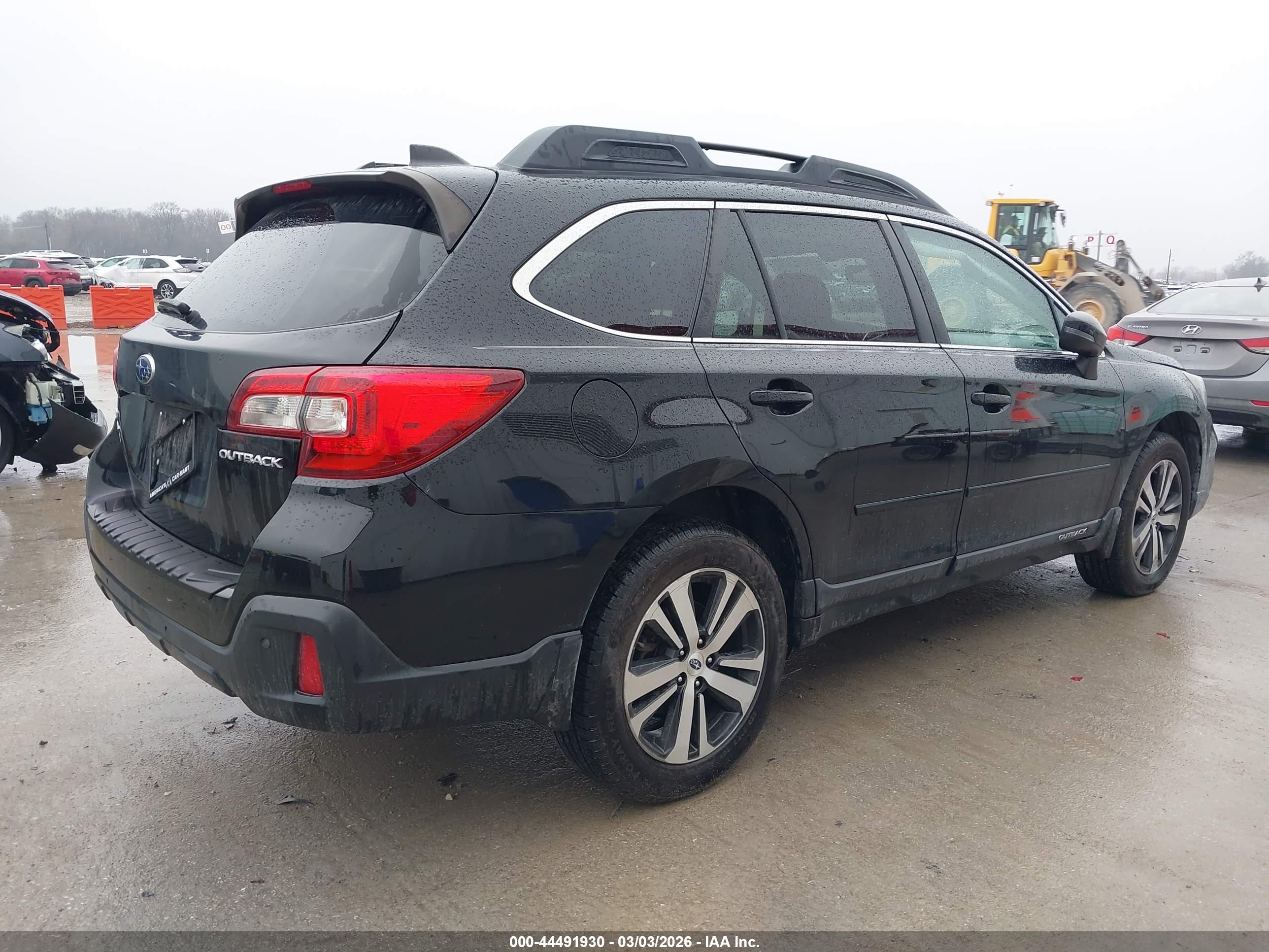 SUBARU OUTBACK image 4