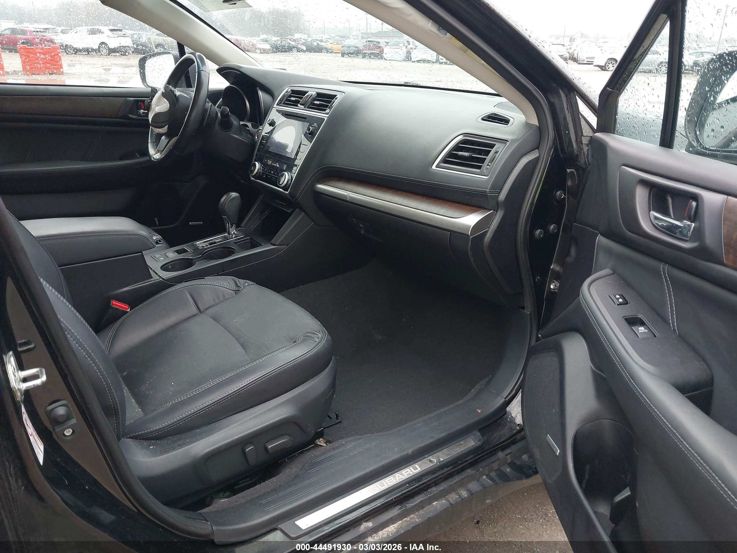 SUBARU OUTBACK image 5