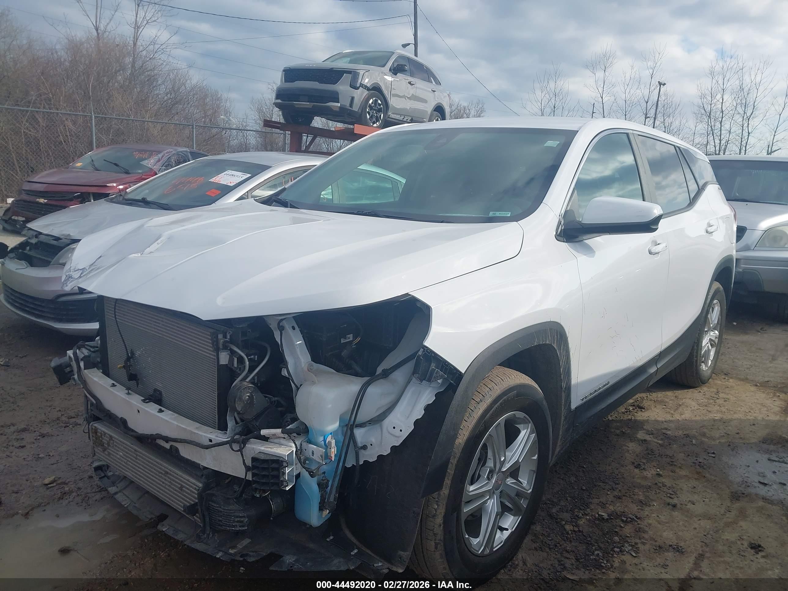 GMC TERRAIN image 2