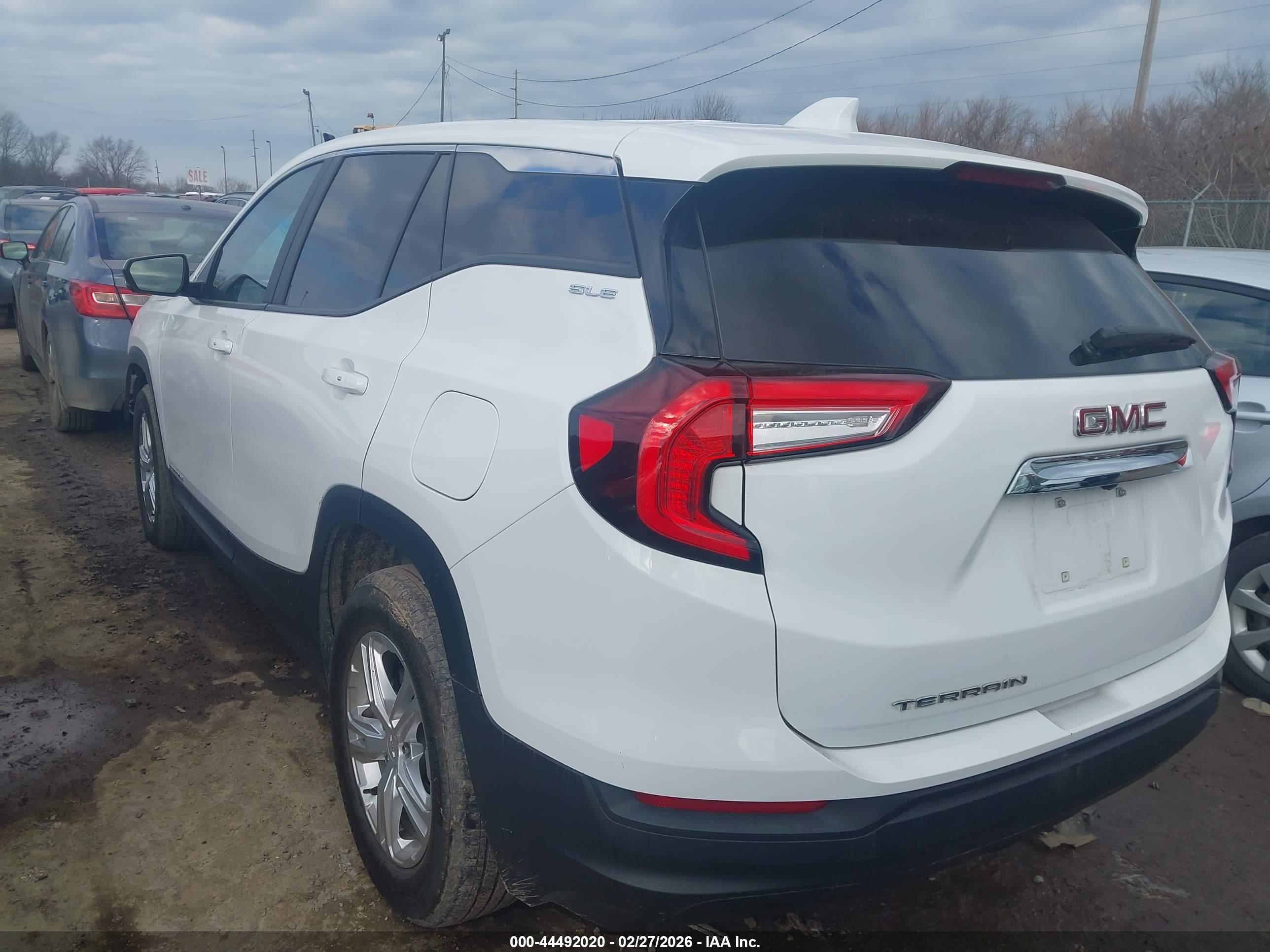 GMC TERRAIN image 3