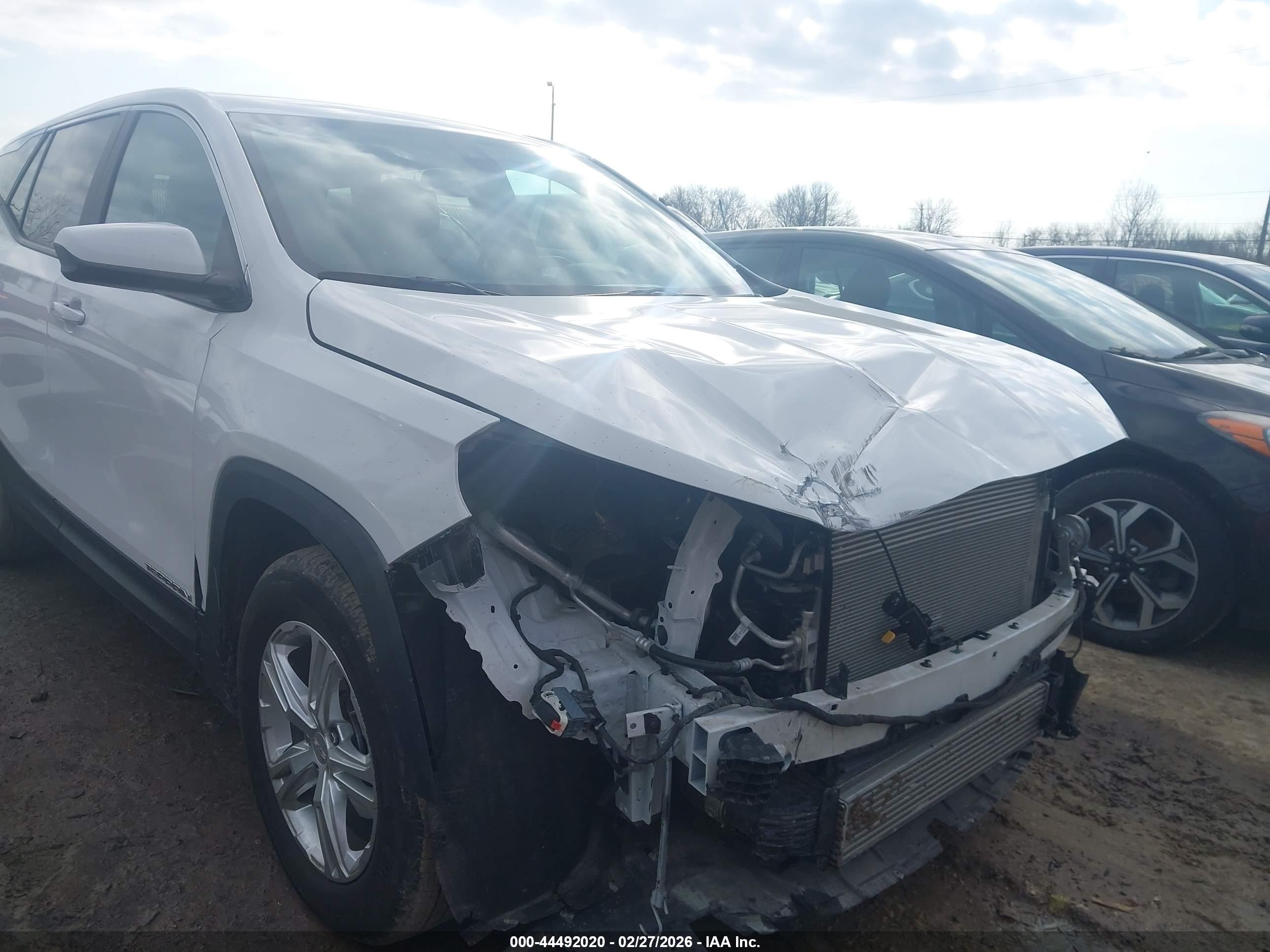 GMC TERRAIN image 6