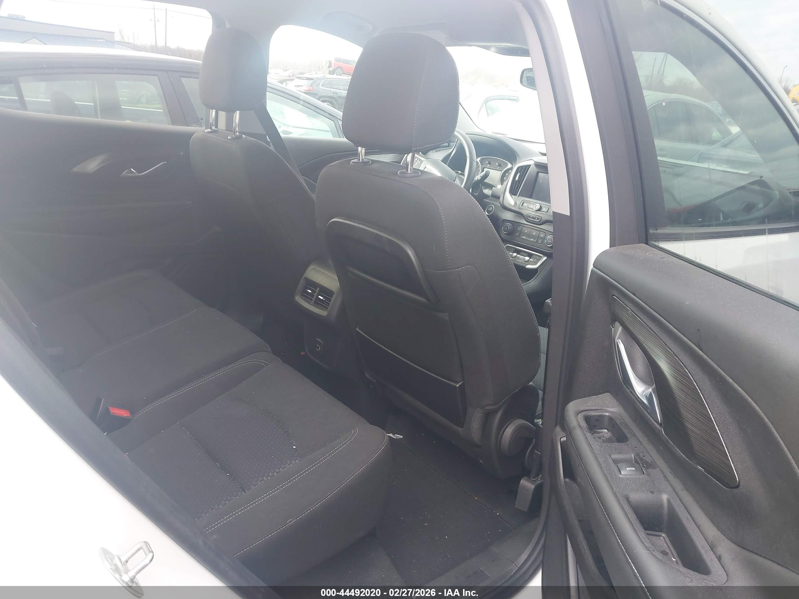 GMC TERRAIN image 8