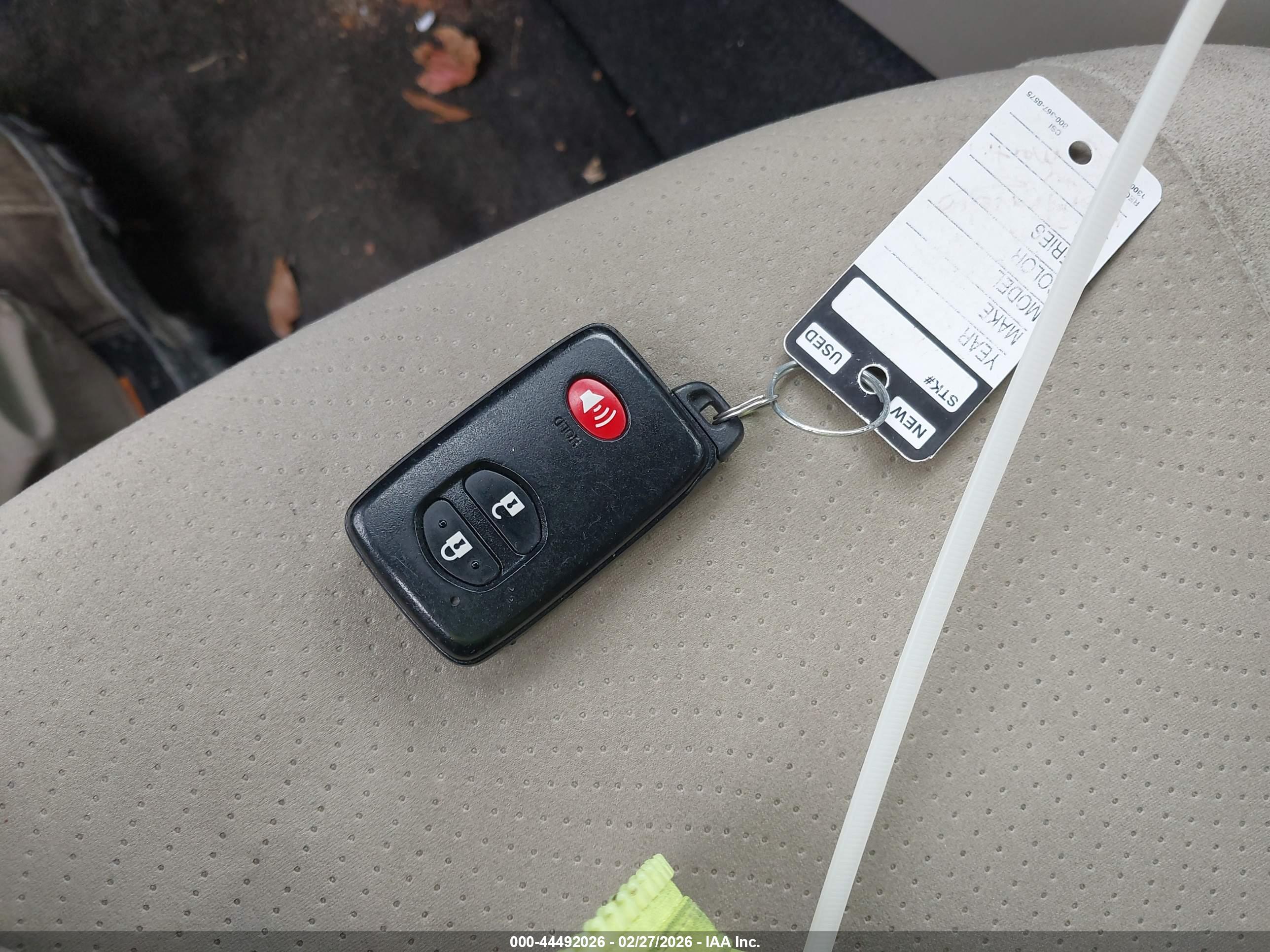 TOYOTA PRIUS image 11