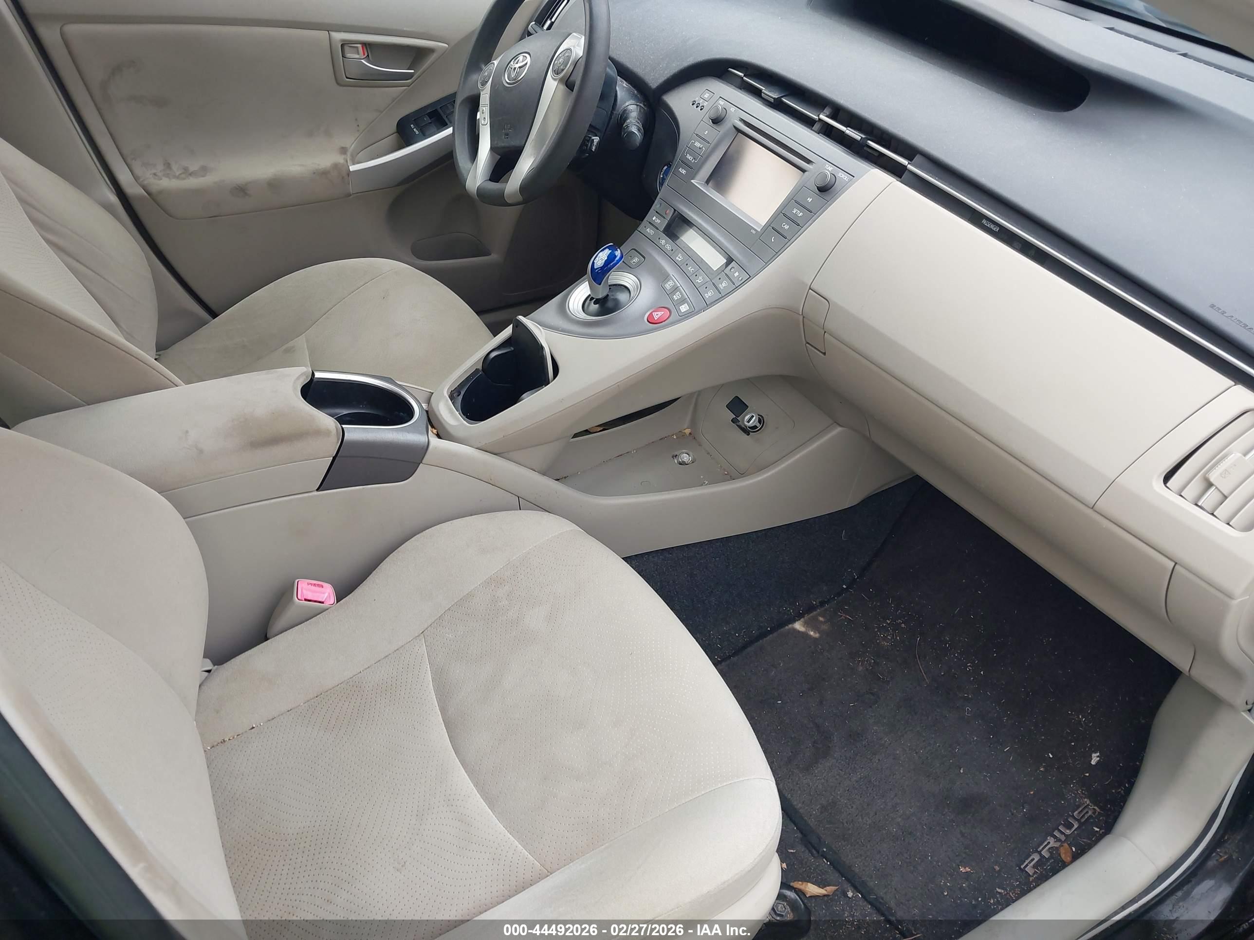TOYOTA PRIUS image 5