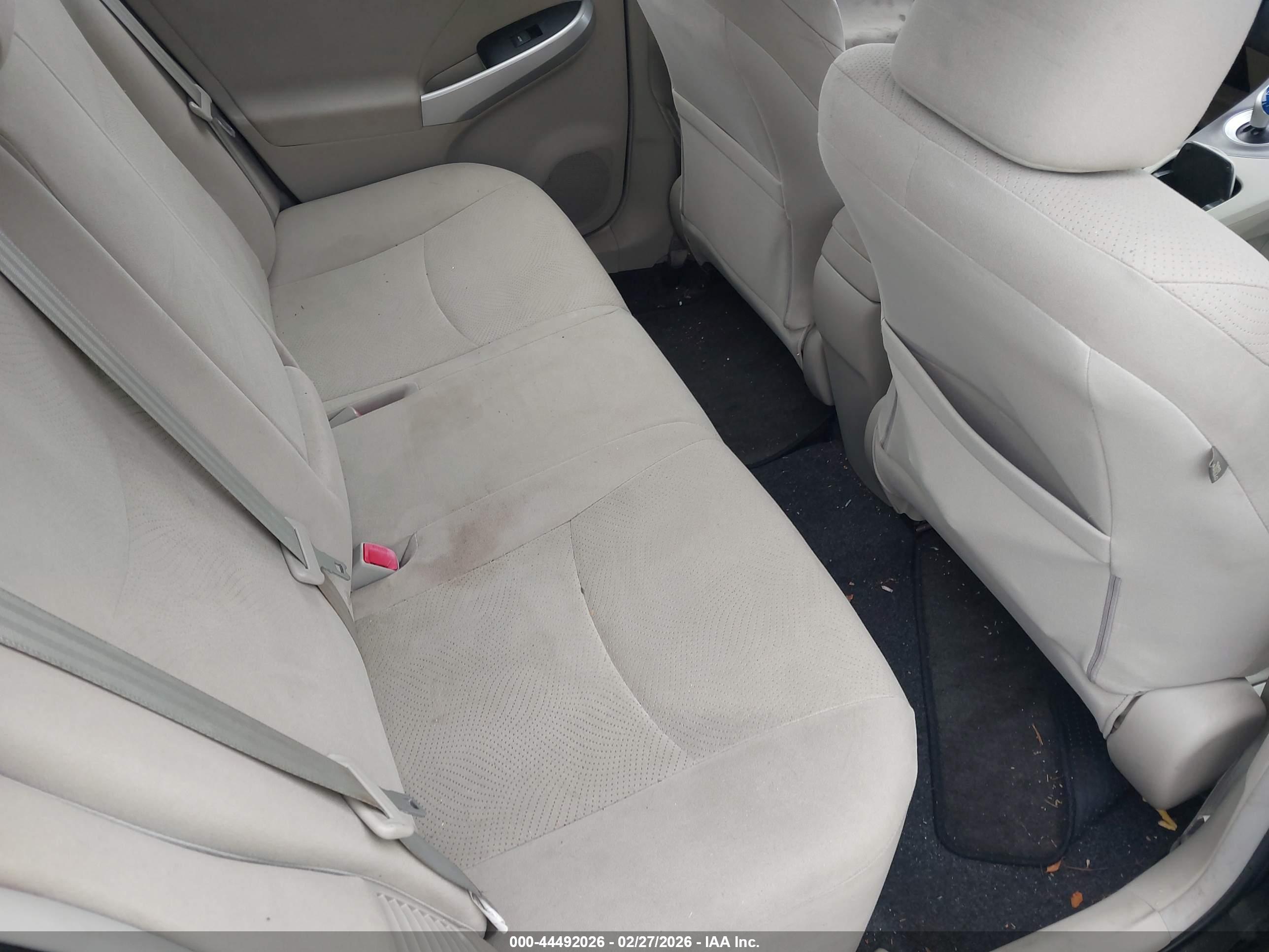TOYOTA PRIUS image 8