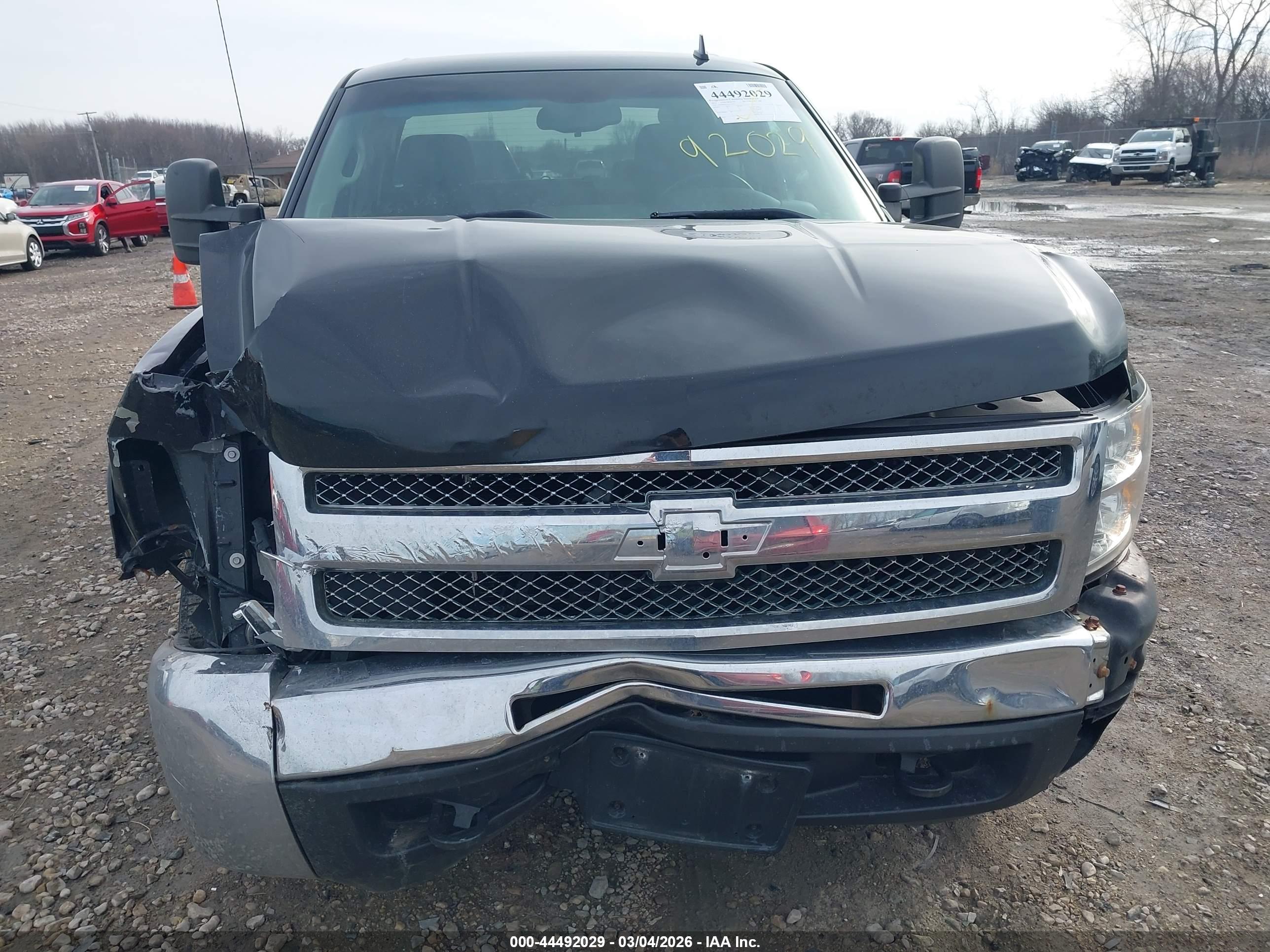 CHEVROLET SILVERADO image 6
