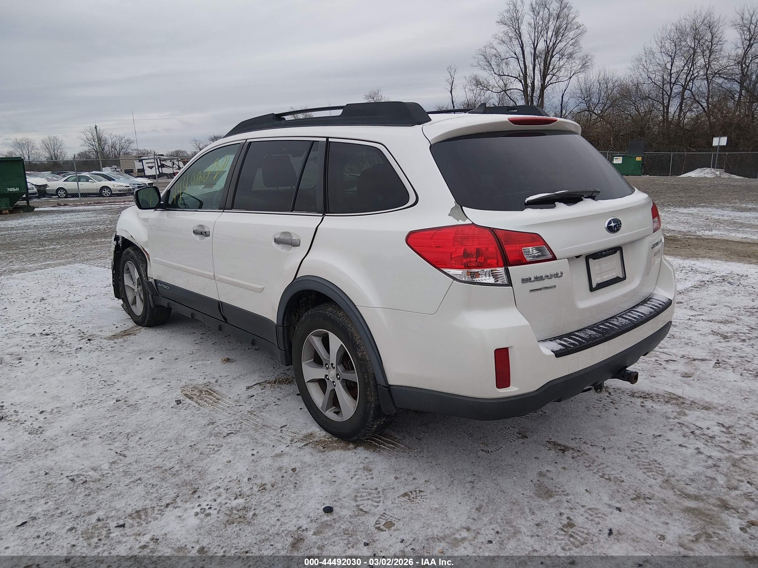 SUBARU OUTBACK image 3