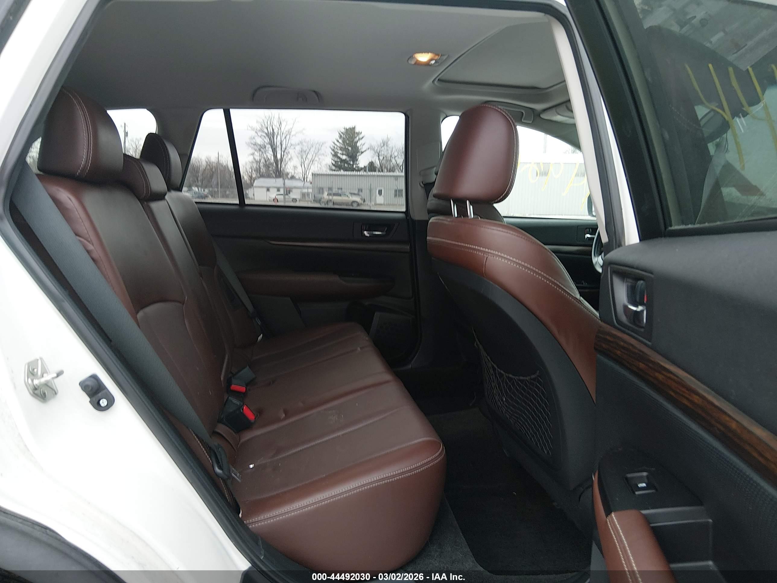 SUBARU OUTBACK image 8