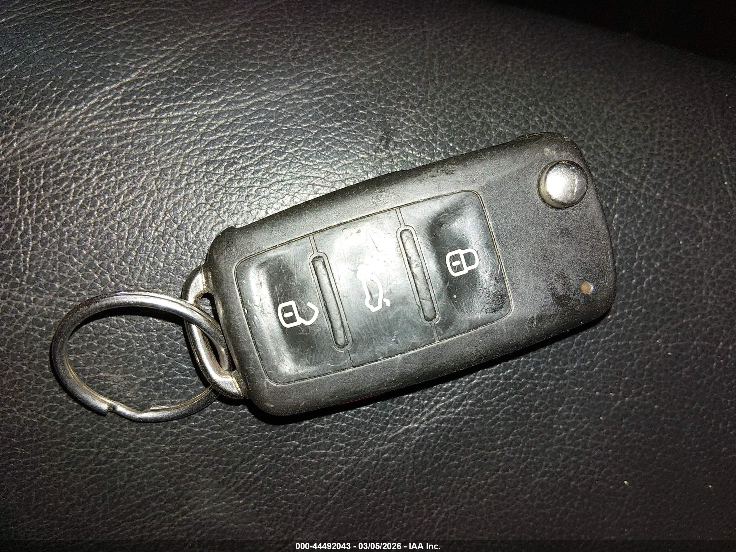 VOLKSWAGEN TIGUAN image 11