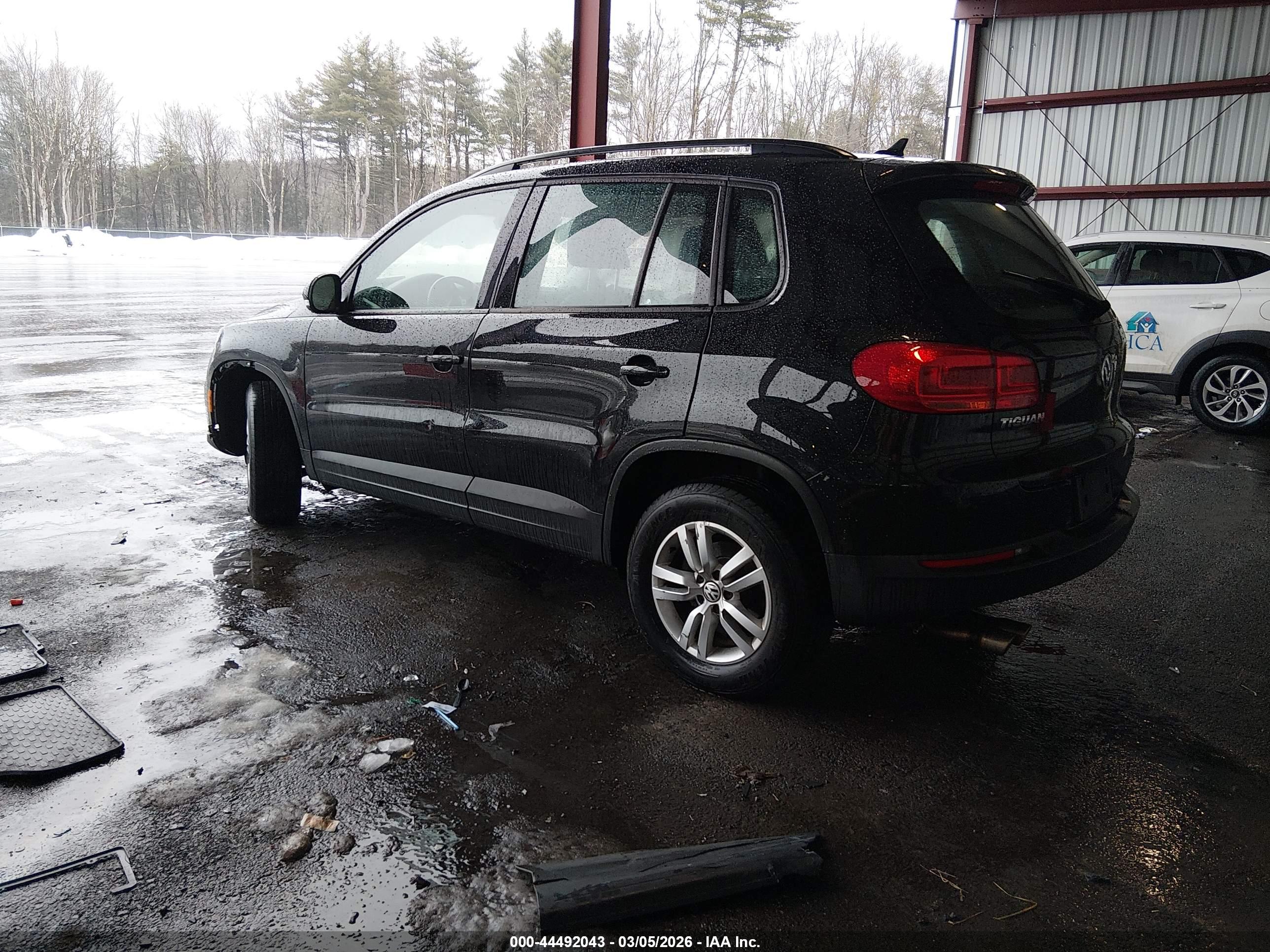 VOLKSWAGEN TIGUAN image 3