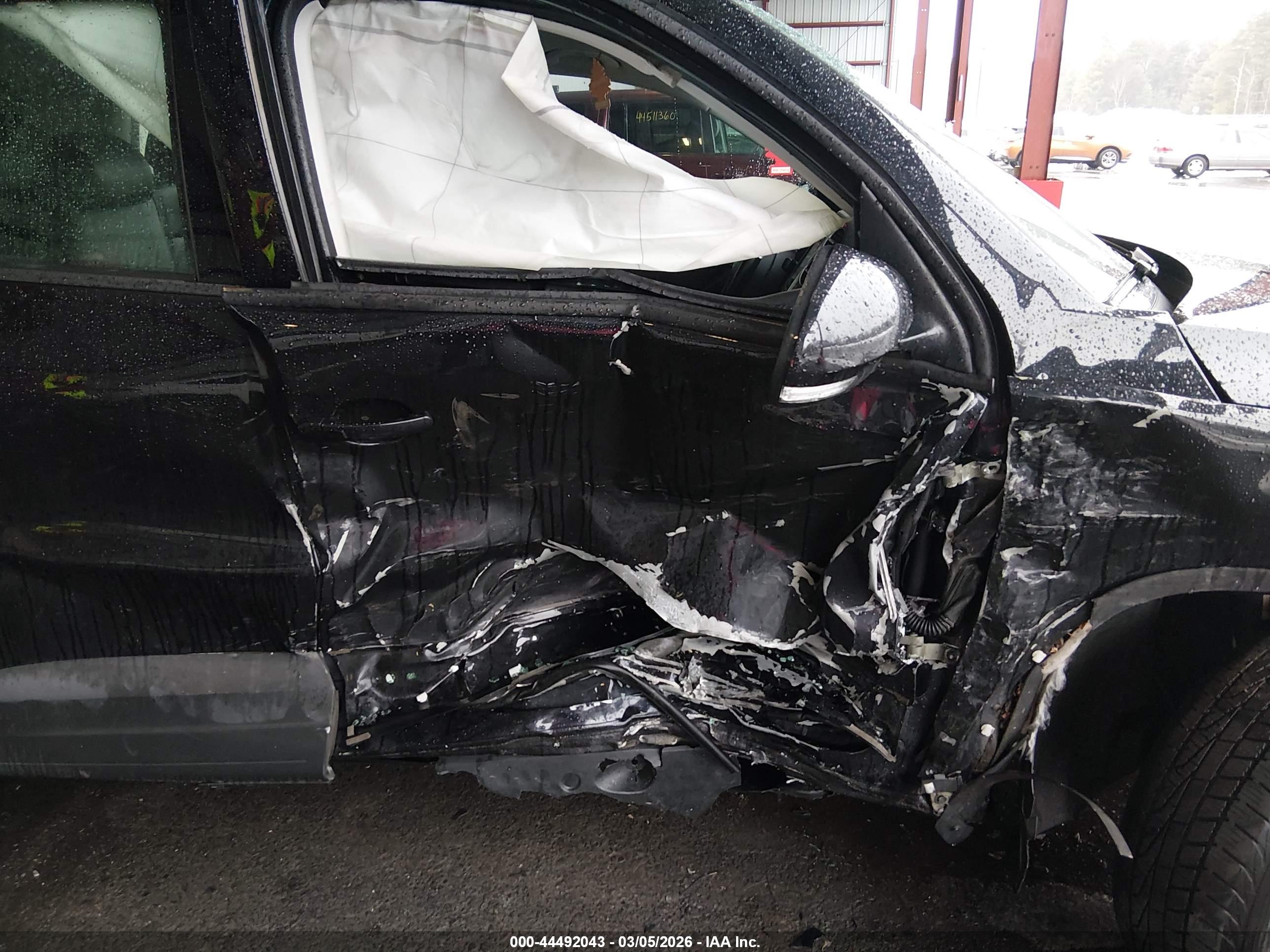 VOLKSWAGEN TIGUAN image 6