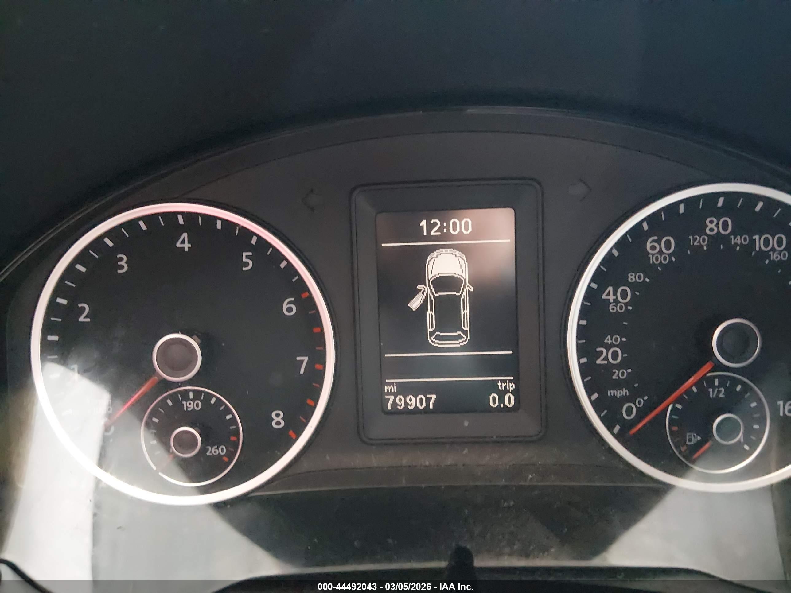 VOLKSWAGEN TIGUAN image 7