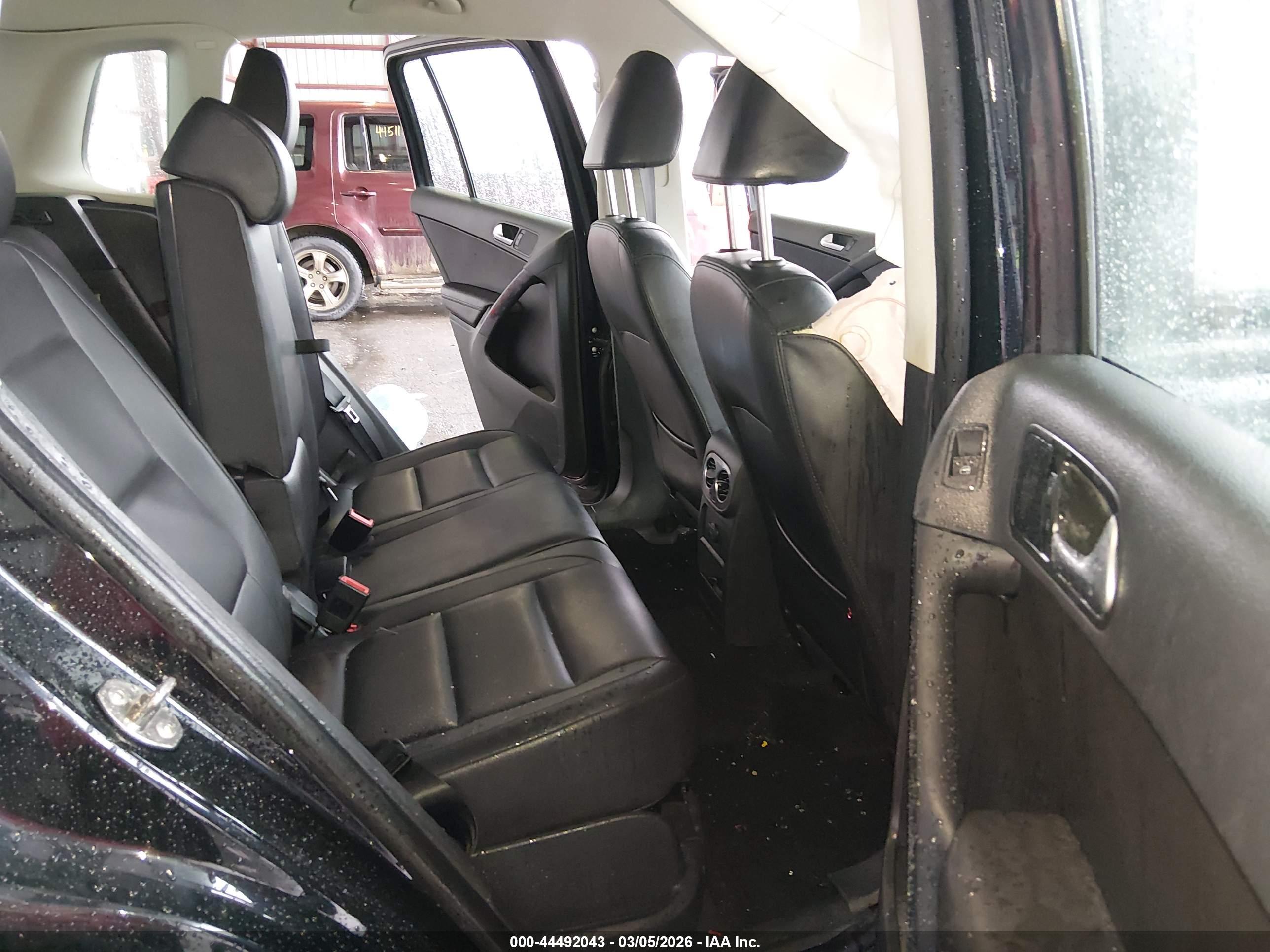 VOLKSWAGEN TIGUAN image 8