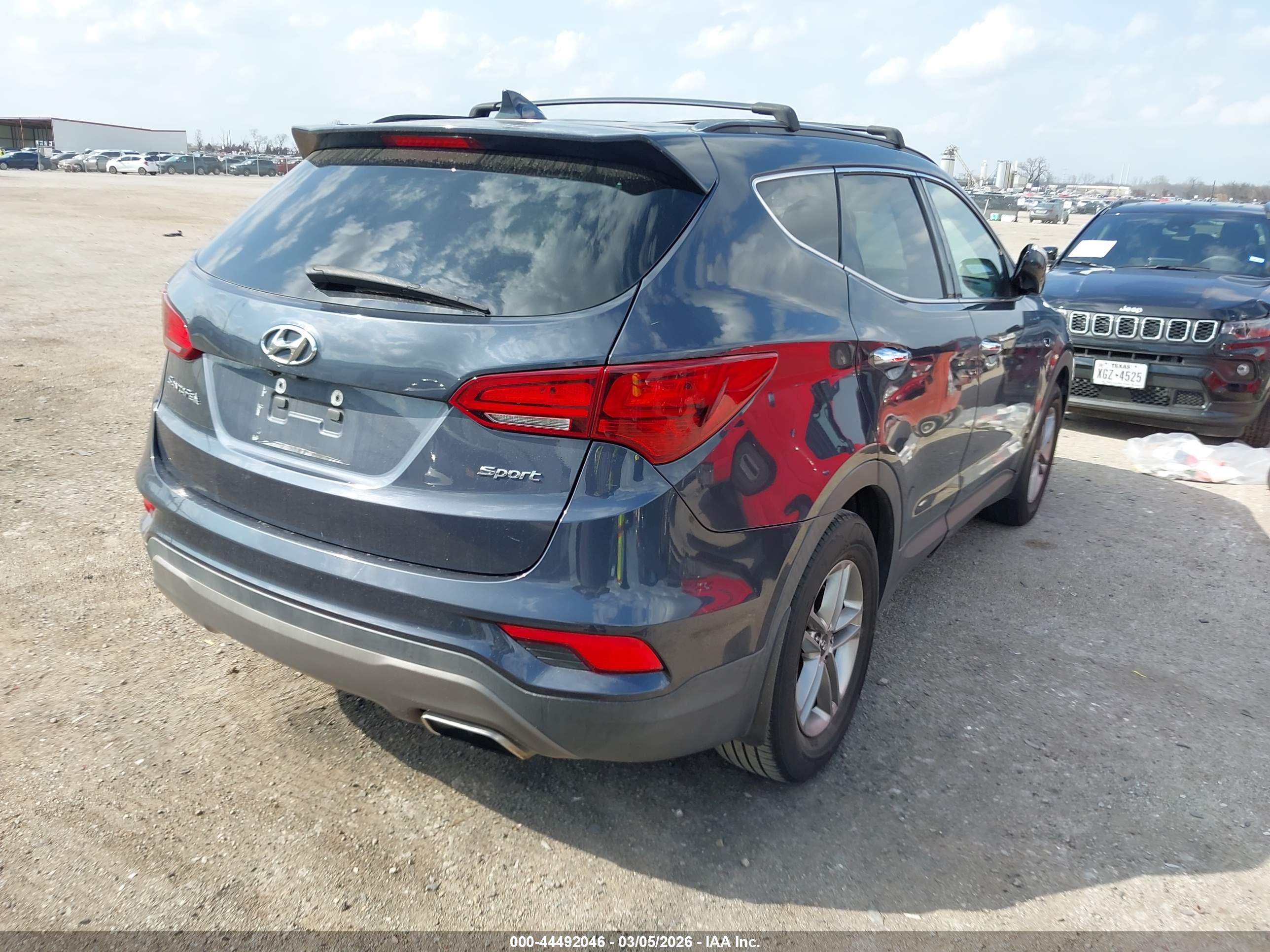 HYUNDAI SANTA image 4