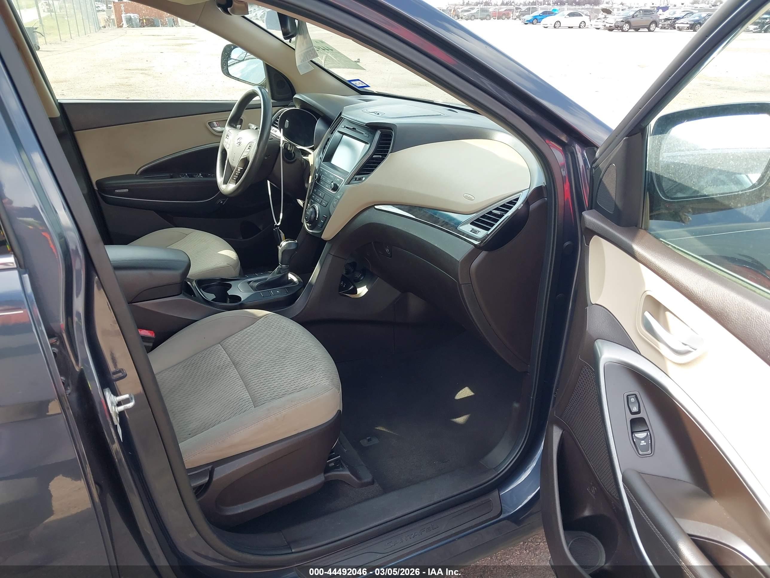 HYUNDAI SANTA image 5