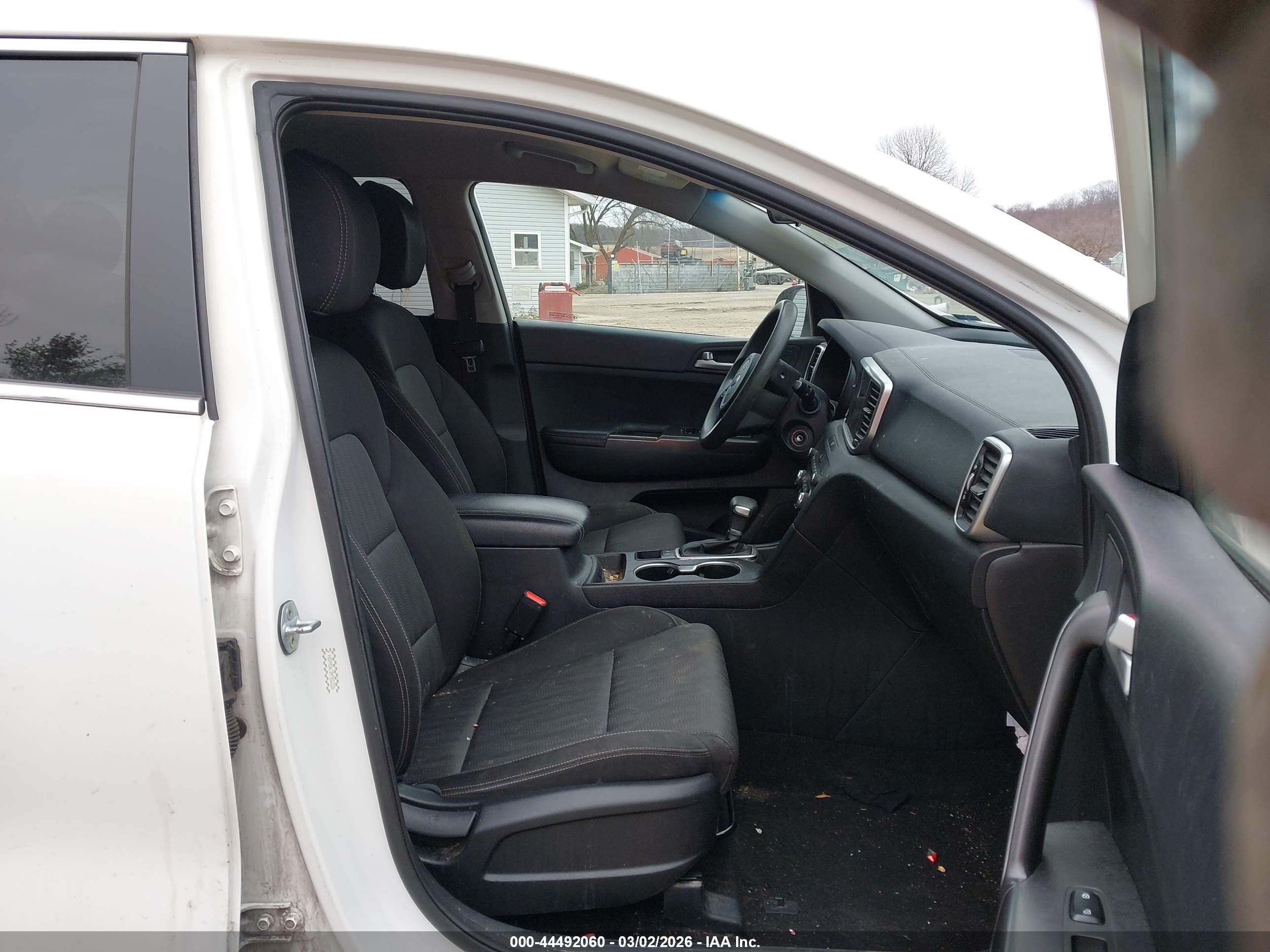 KIA SPORTAGE image 5