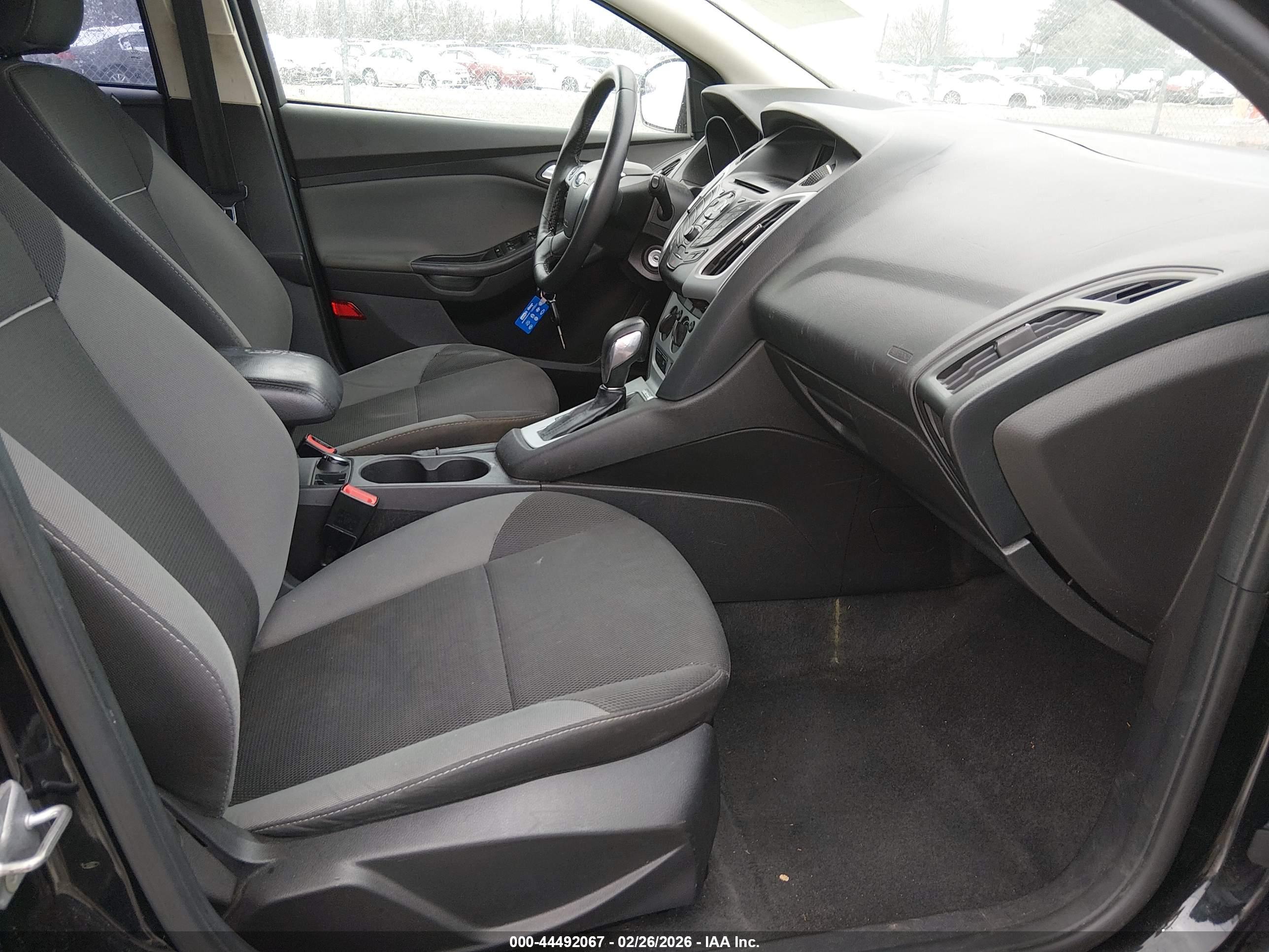 FORD FOCUS image 5