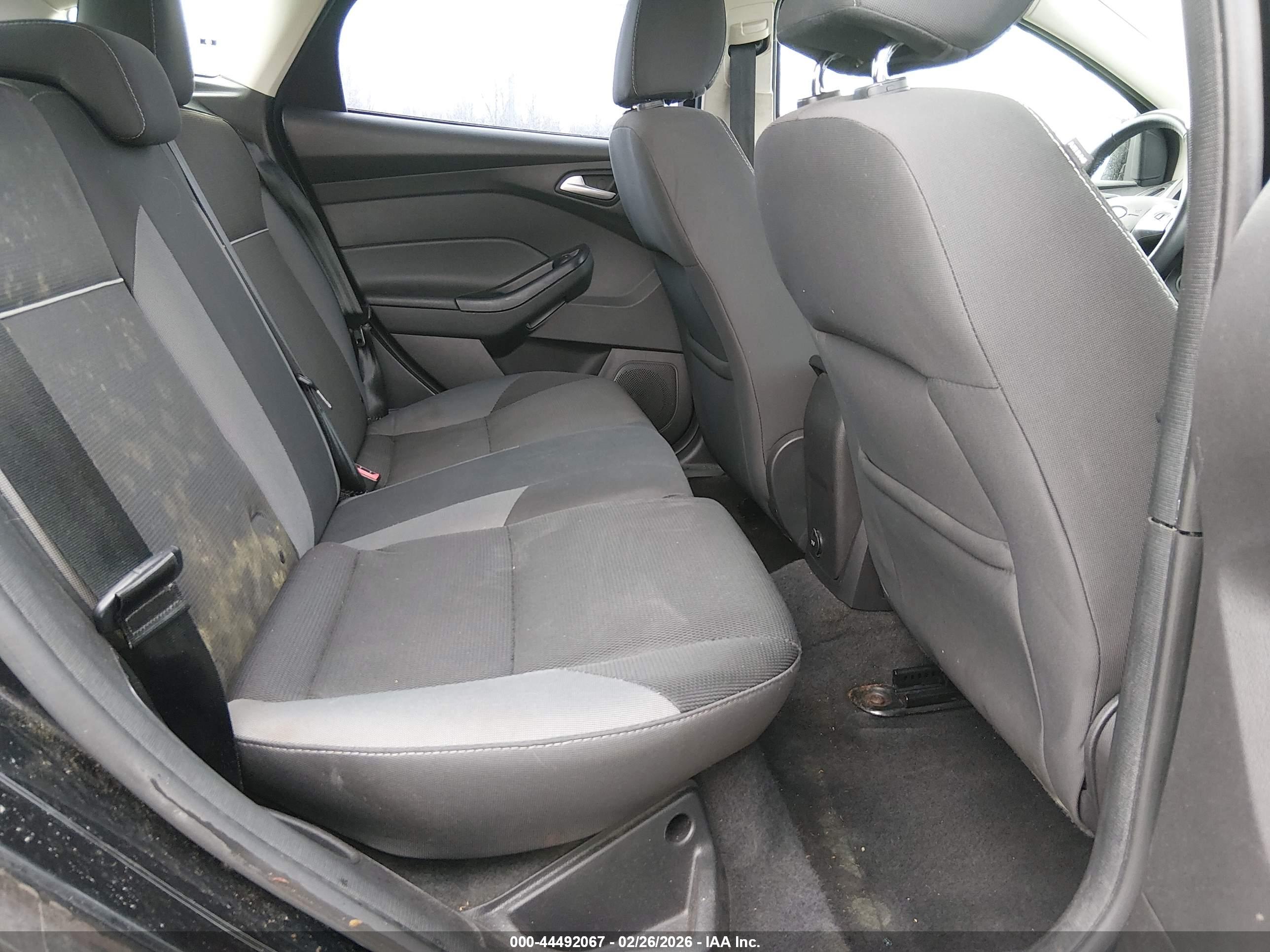 FORD FOCUS image 8