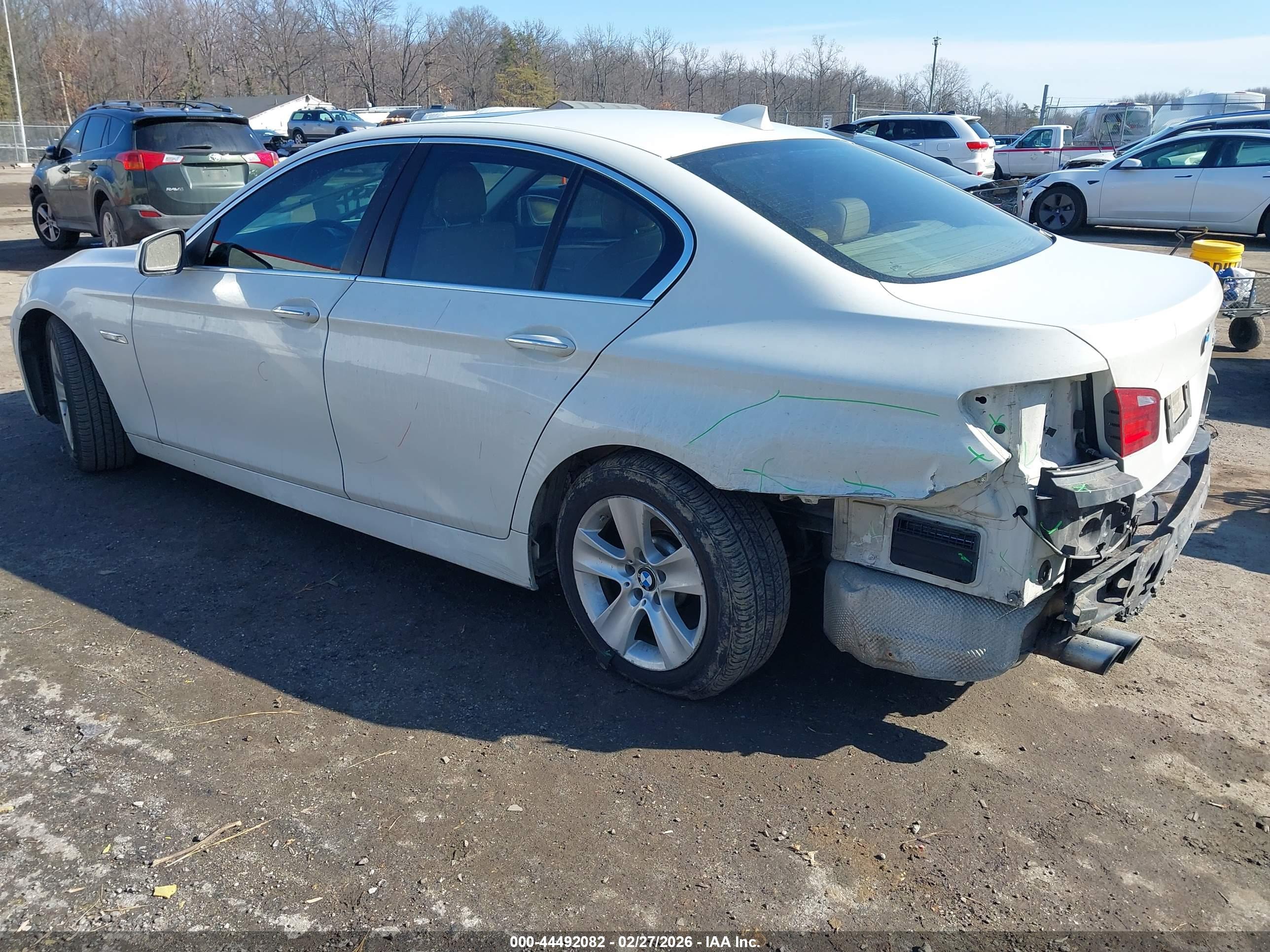 BMW 528I image 3