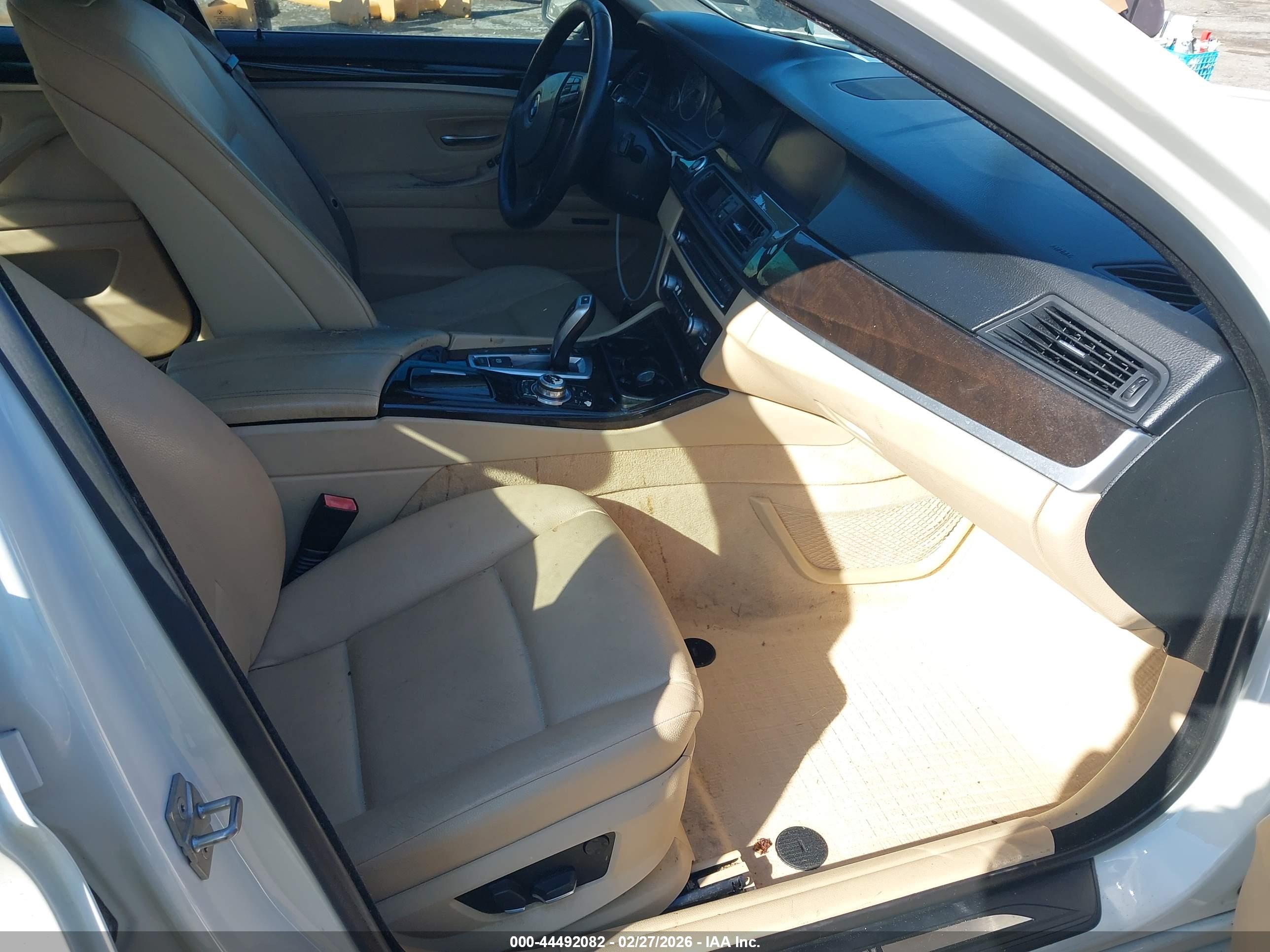 BMW 528I image 5