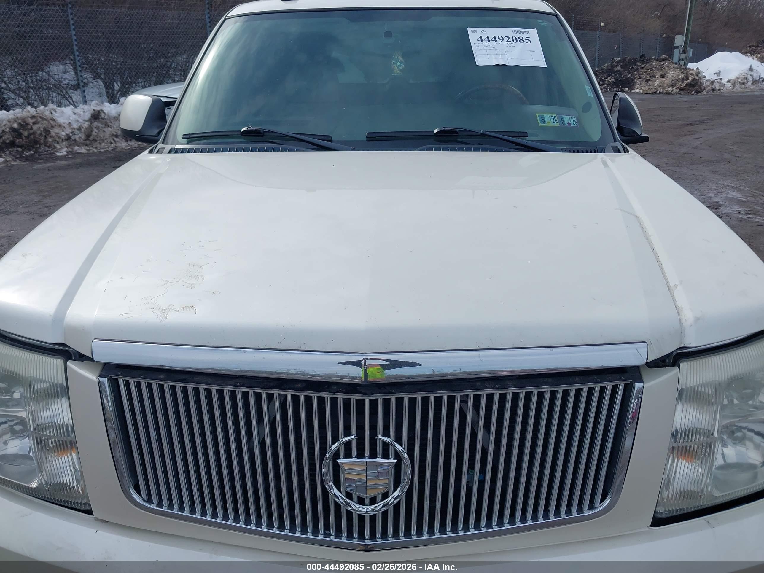 CADILLAC ESCALADE image 6