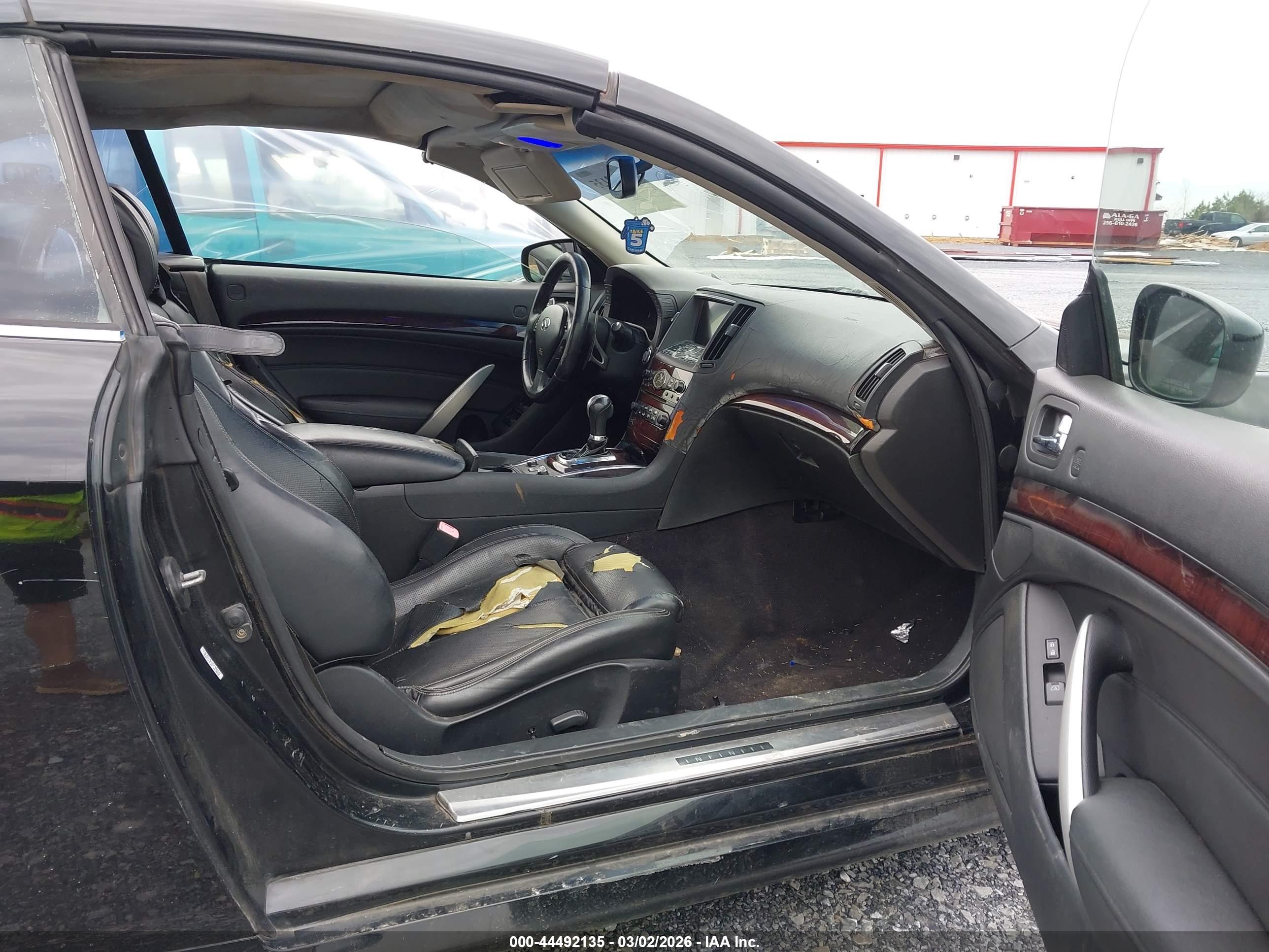 INFINITI G37 image 5