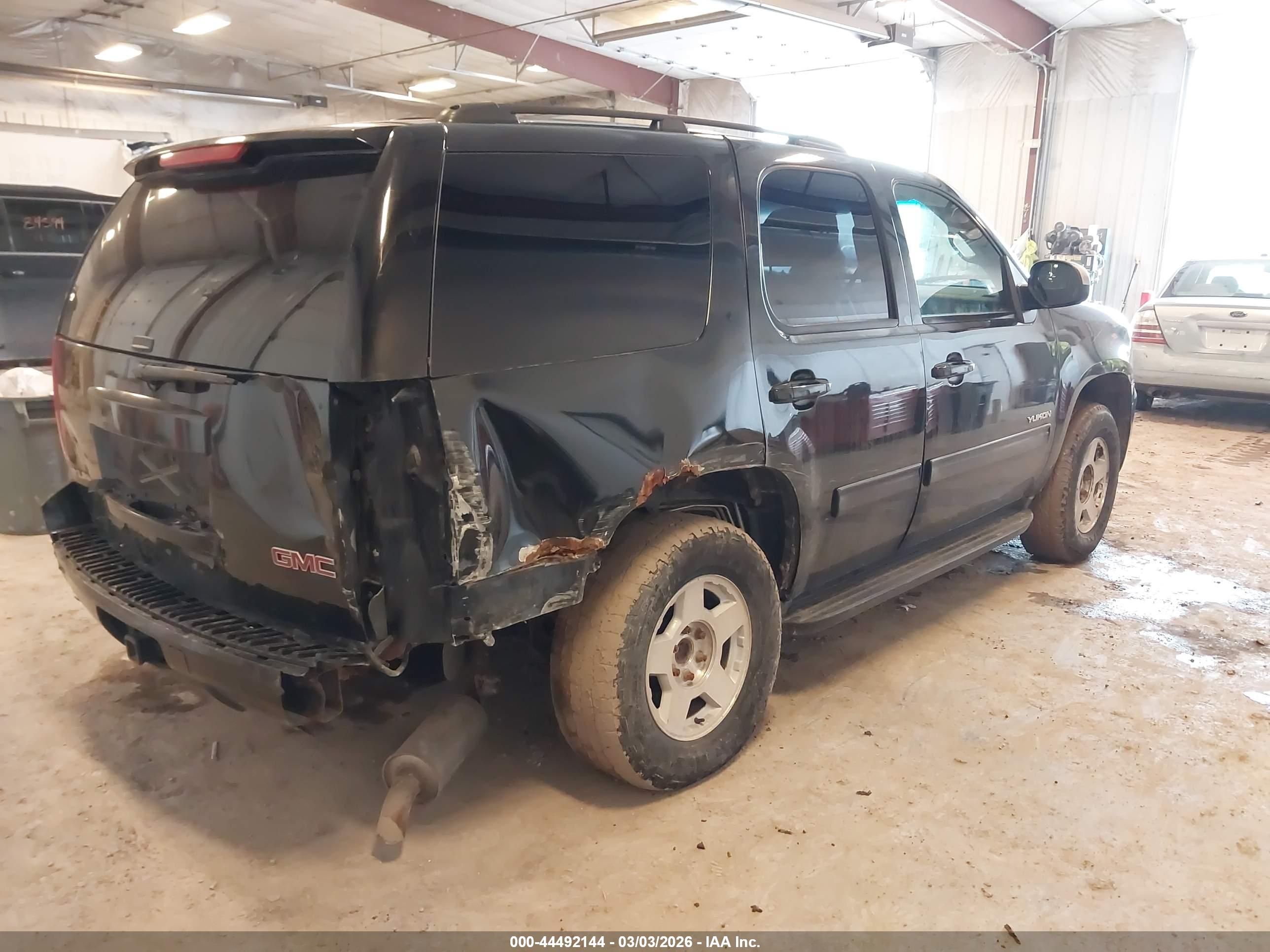 GMC YUKON image 6