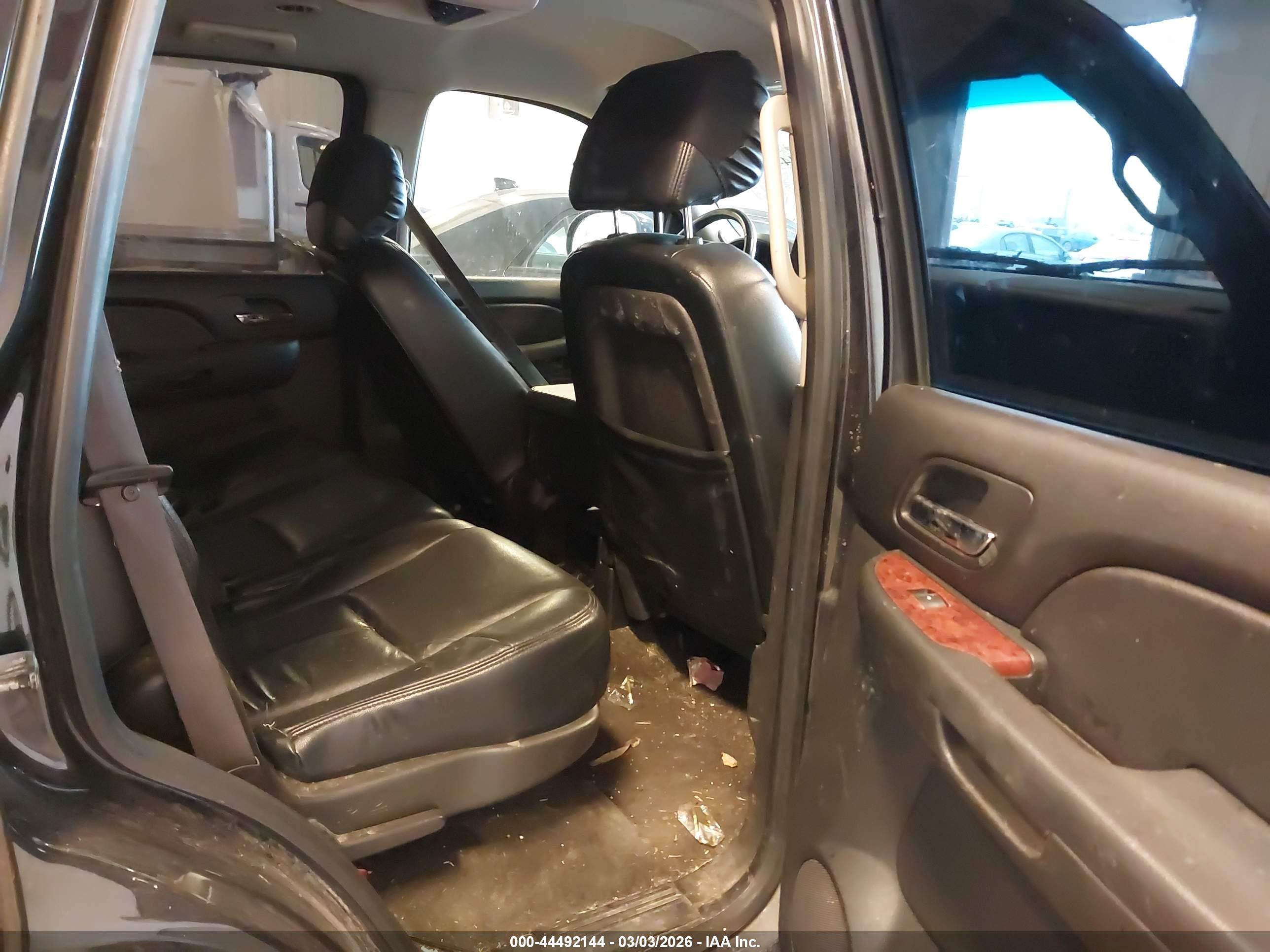 GMC YUKON image 8