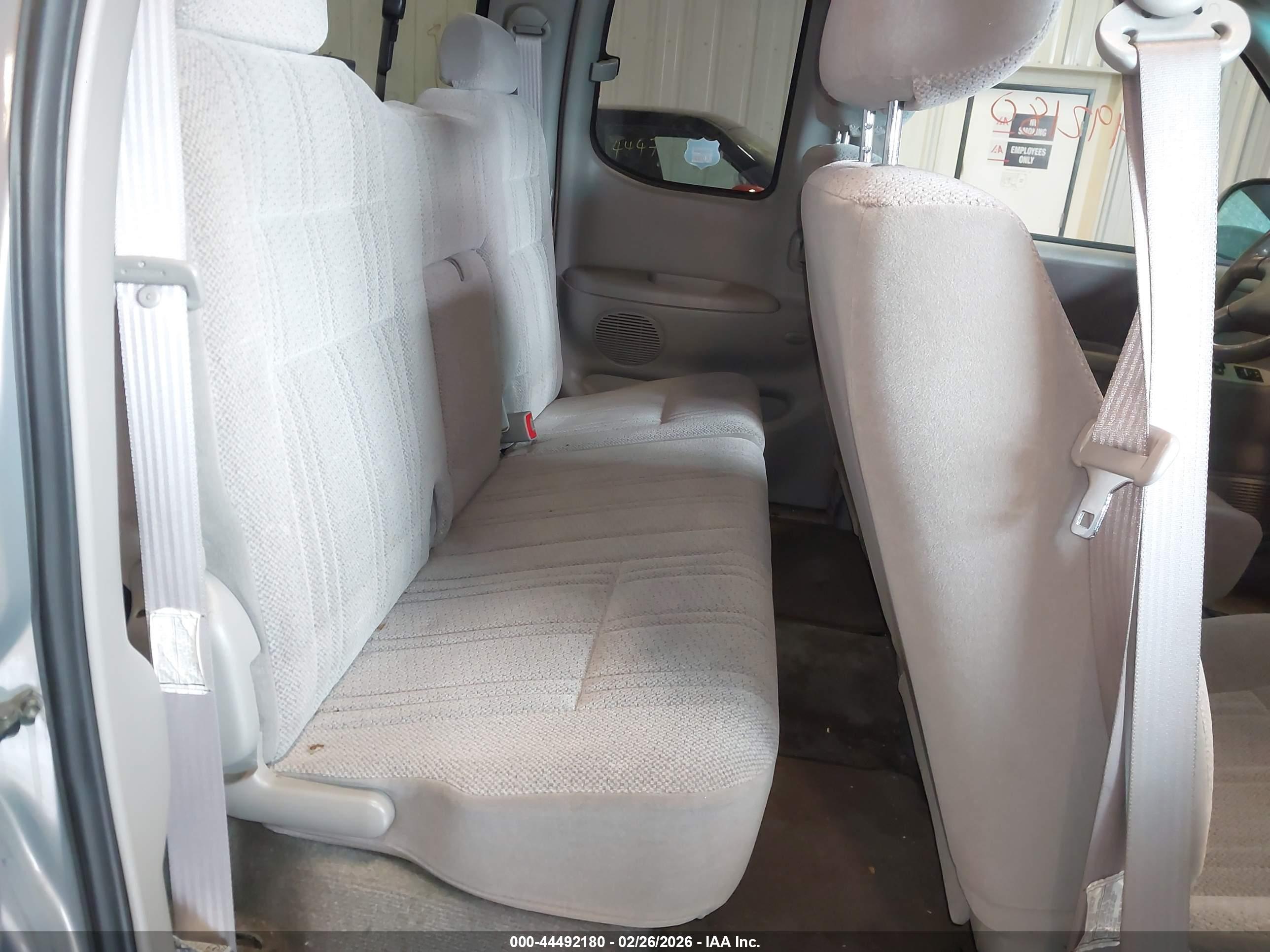 TOYOTA TUNDRA image 8