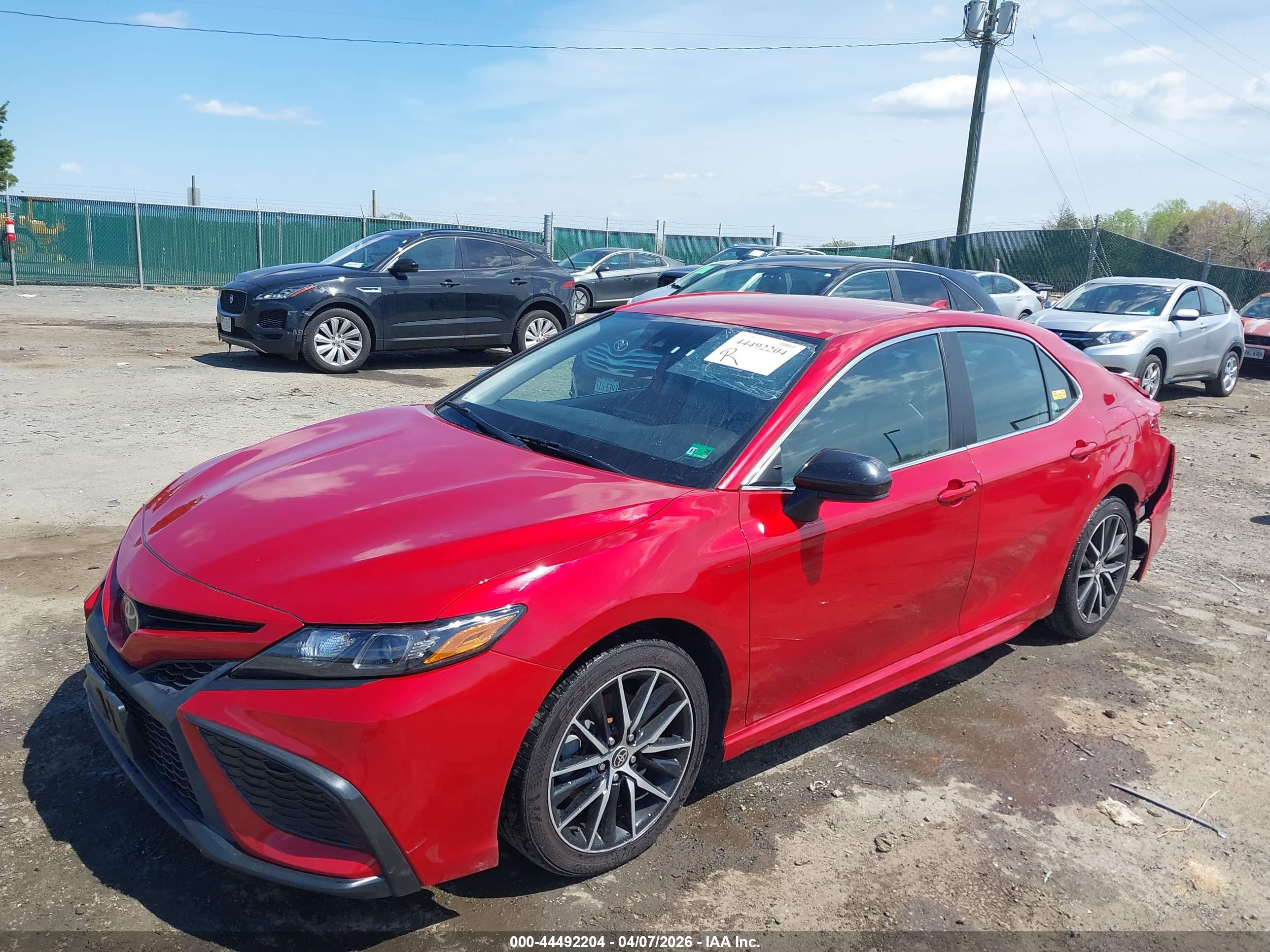 TOYOTA CAMRY image 2