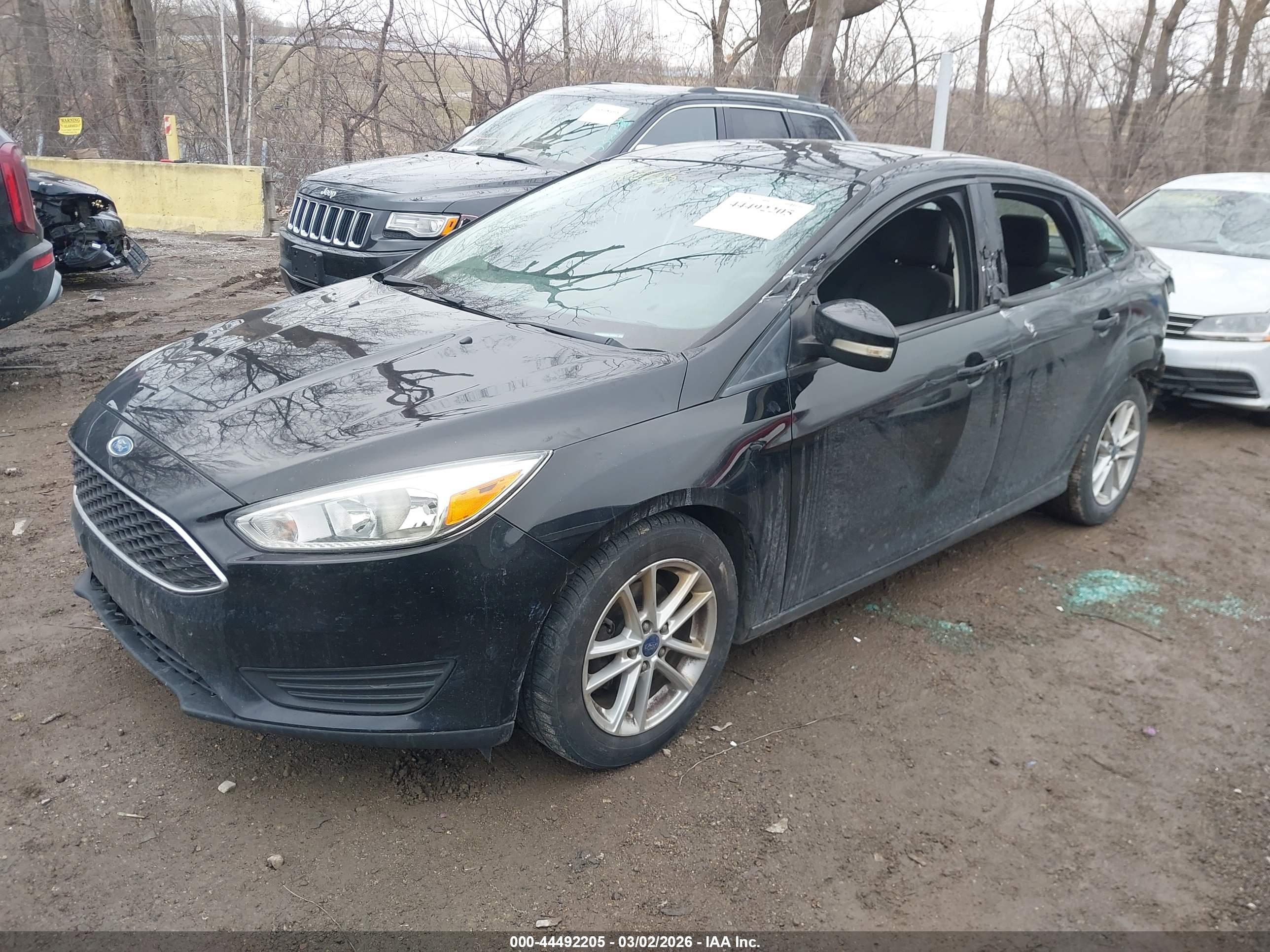 FORD FOCUS image 2
