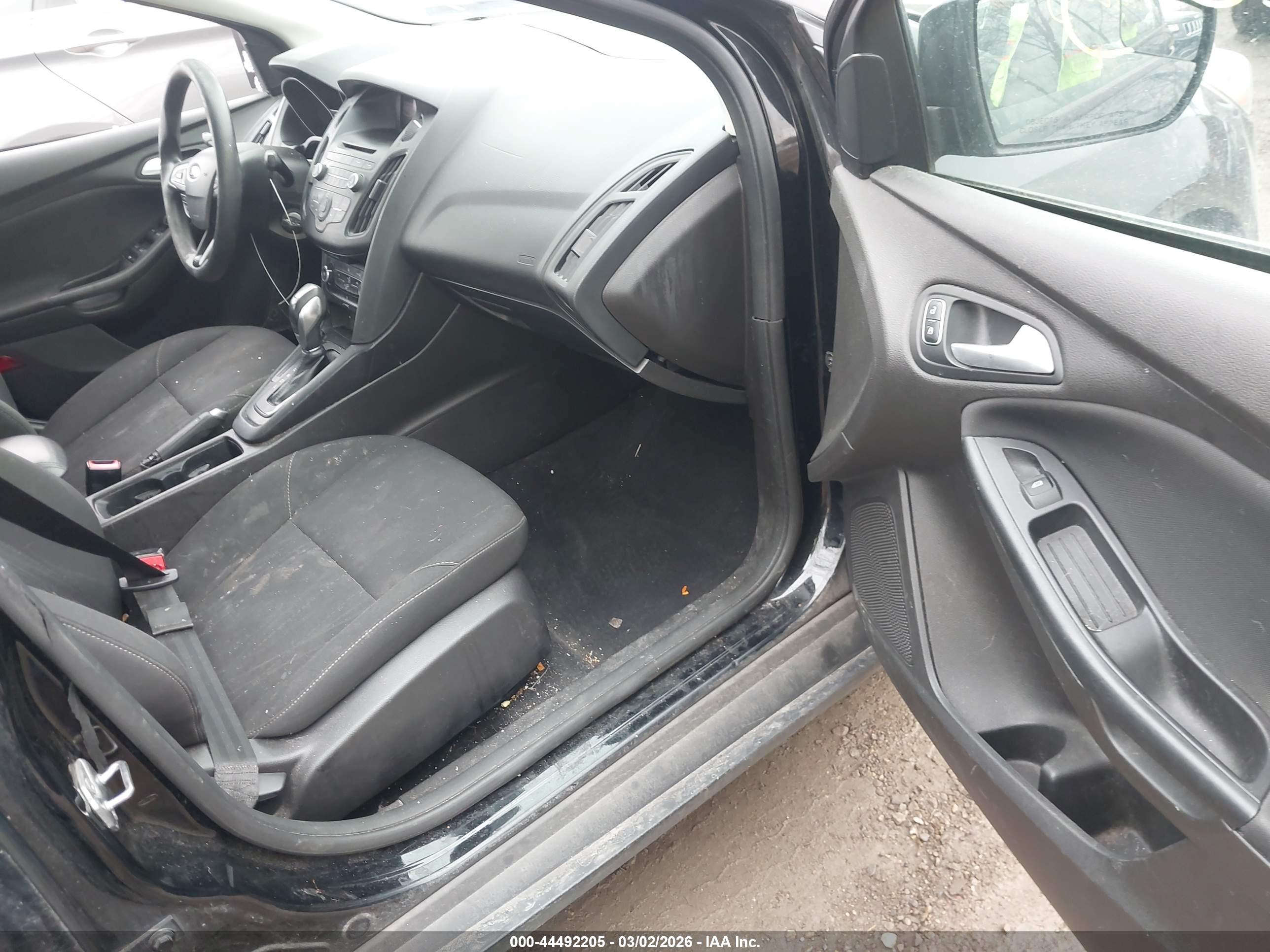 FORD FOCUS image 5