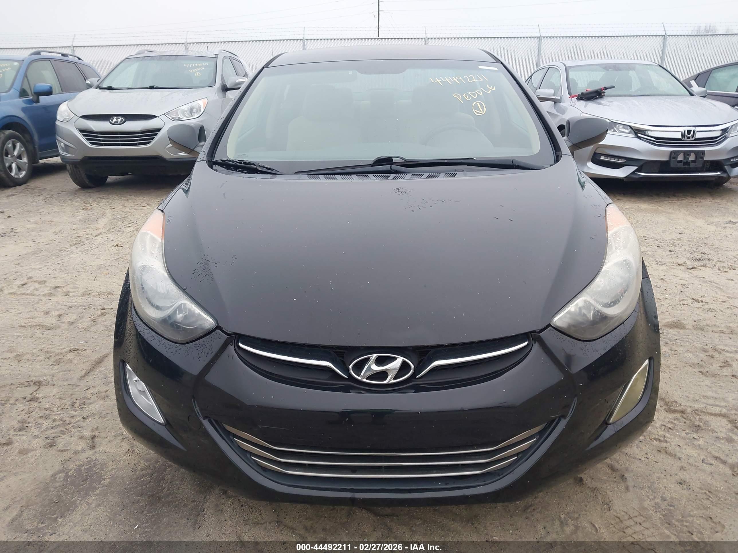 HYUNDAI ELANTRA image 6