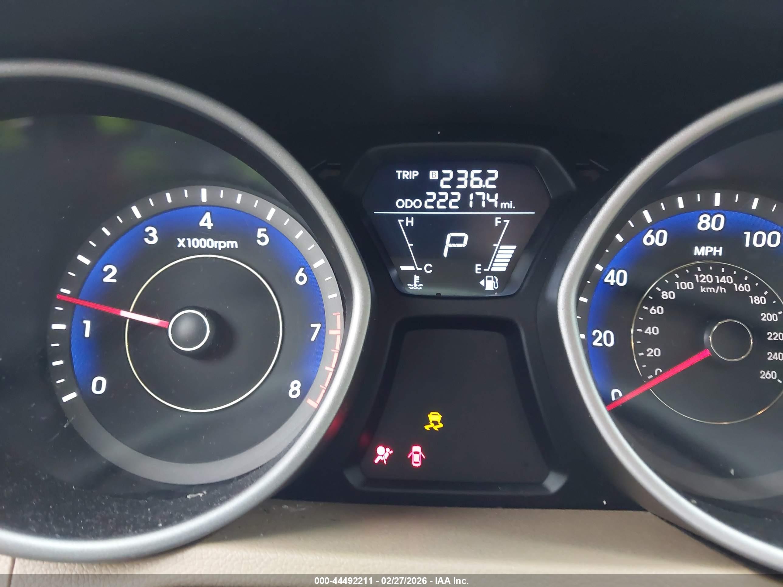 HYUNDAI ELANTRA image 7