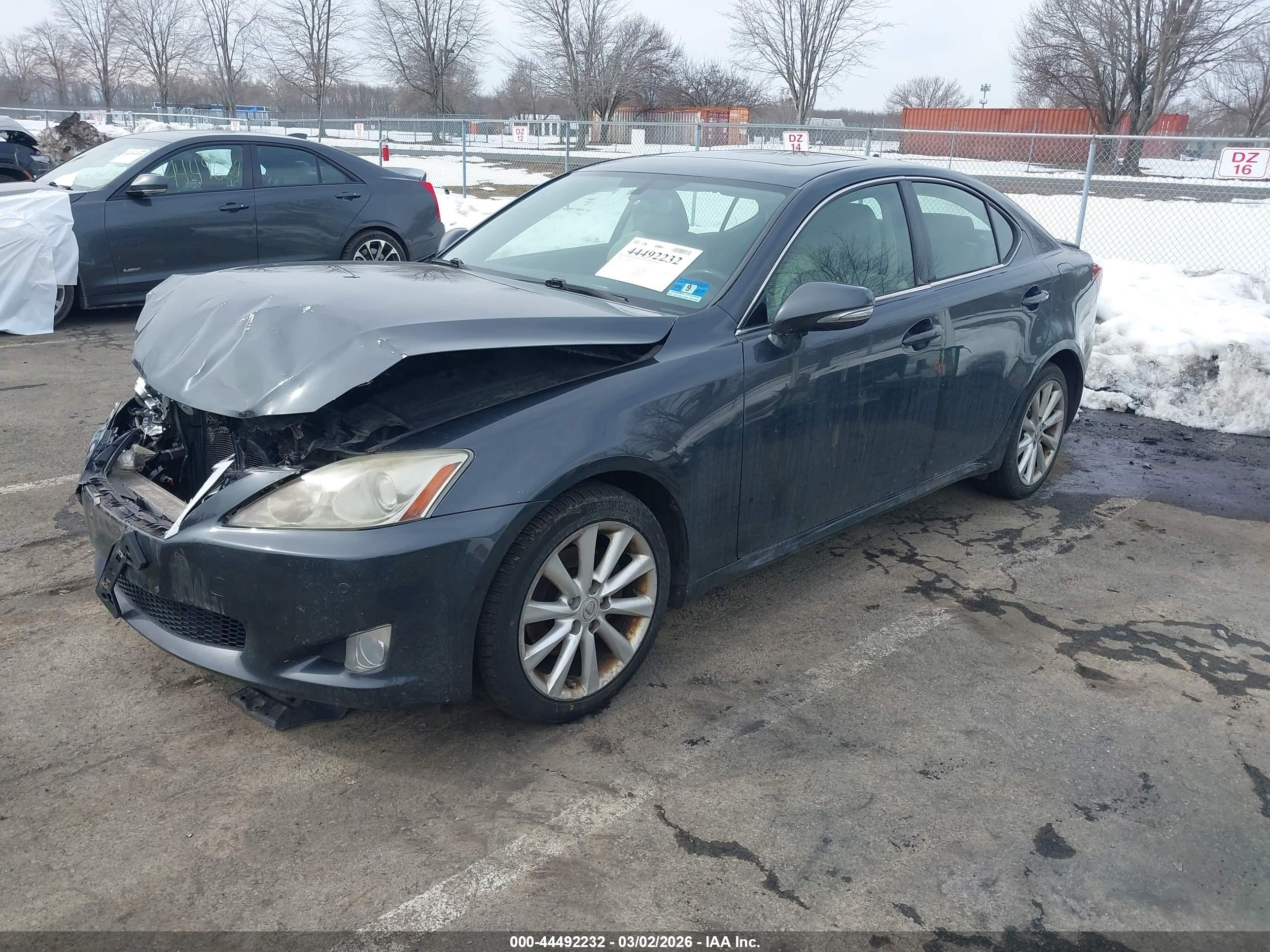 LEXUS IS image 2
