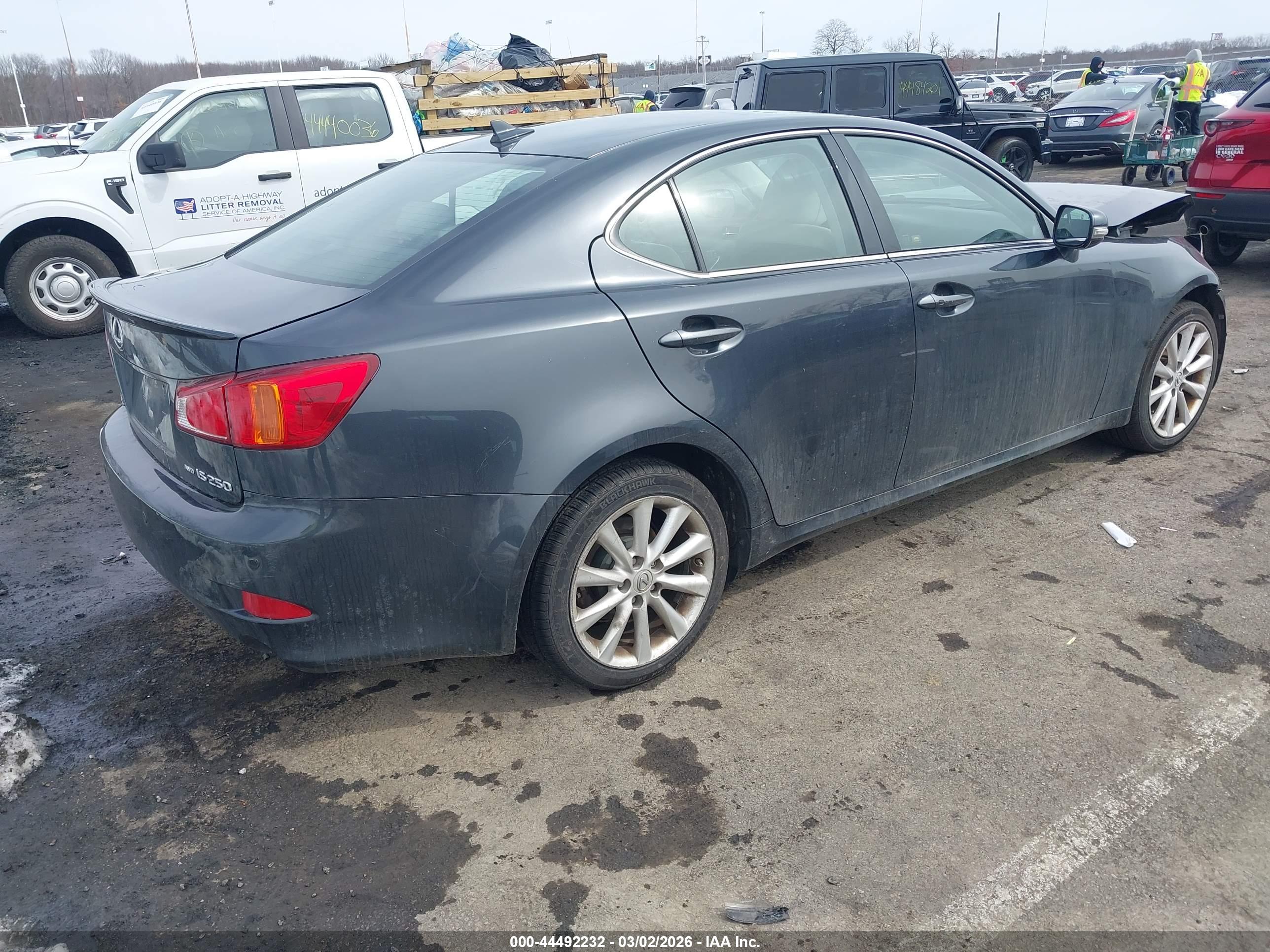 LEXUS IS image 4