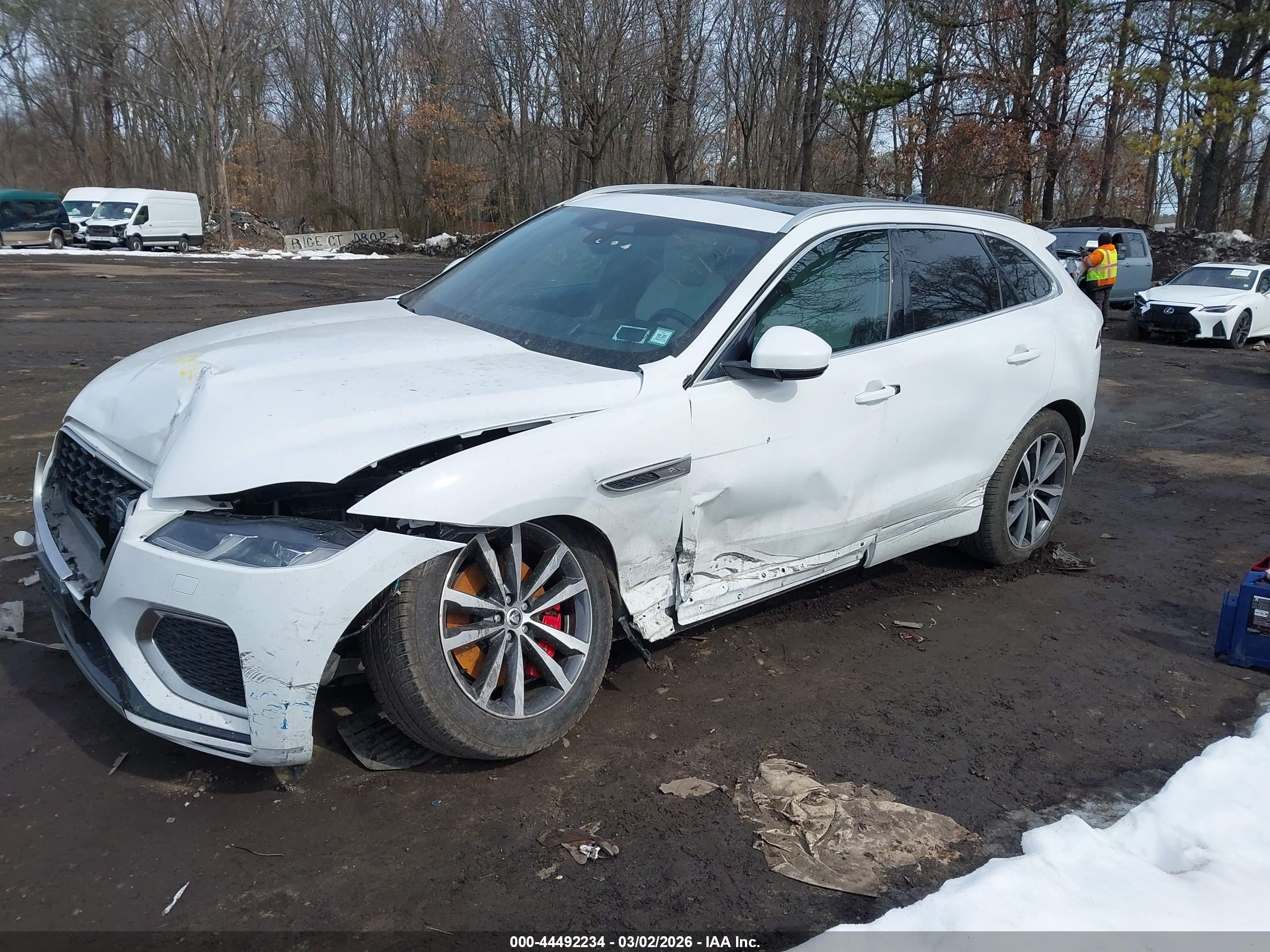 JAGUAR F-PACE image 2