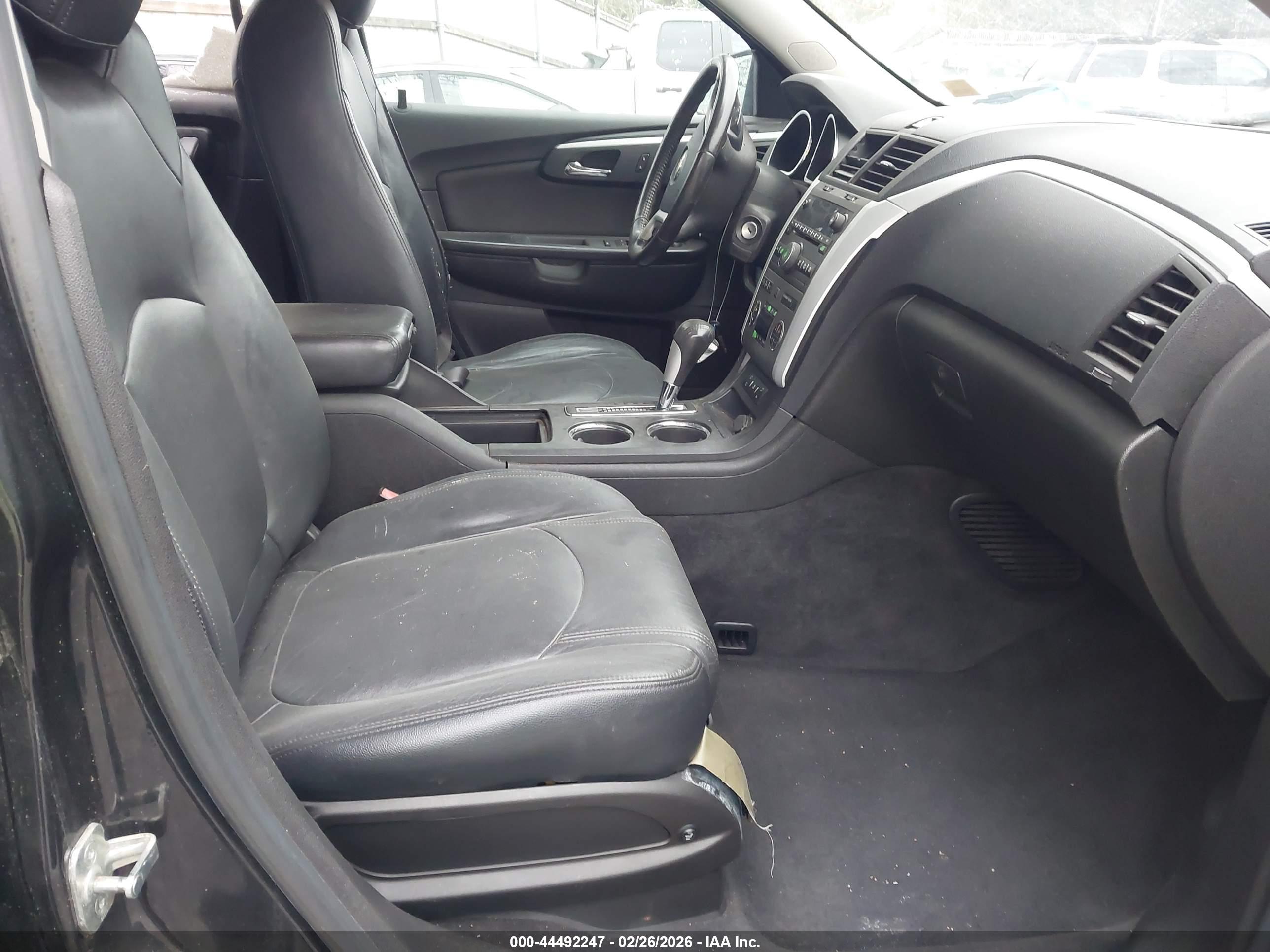 CHEVROLET TRAVERSE image 5