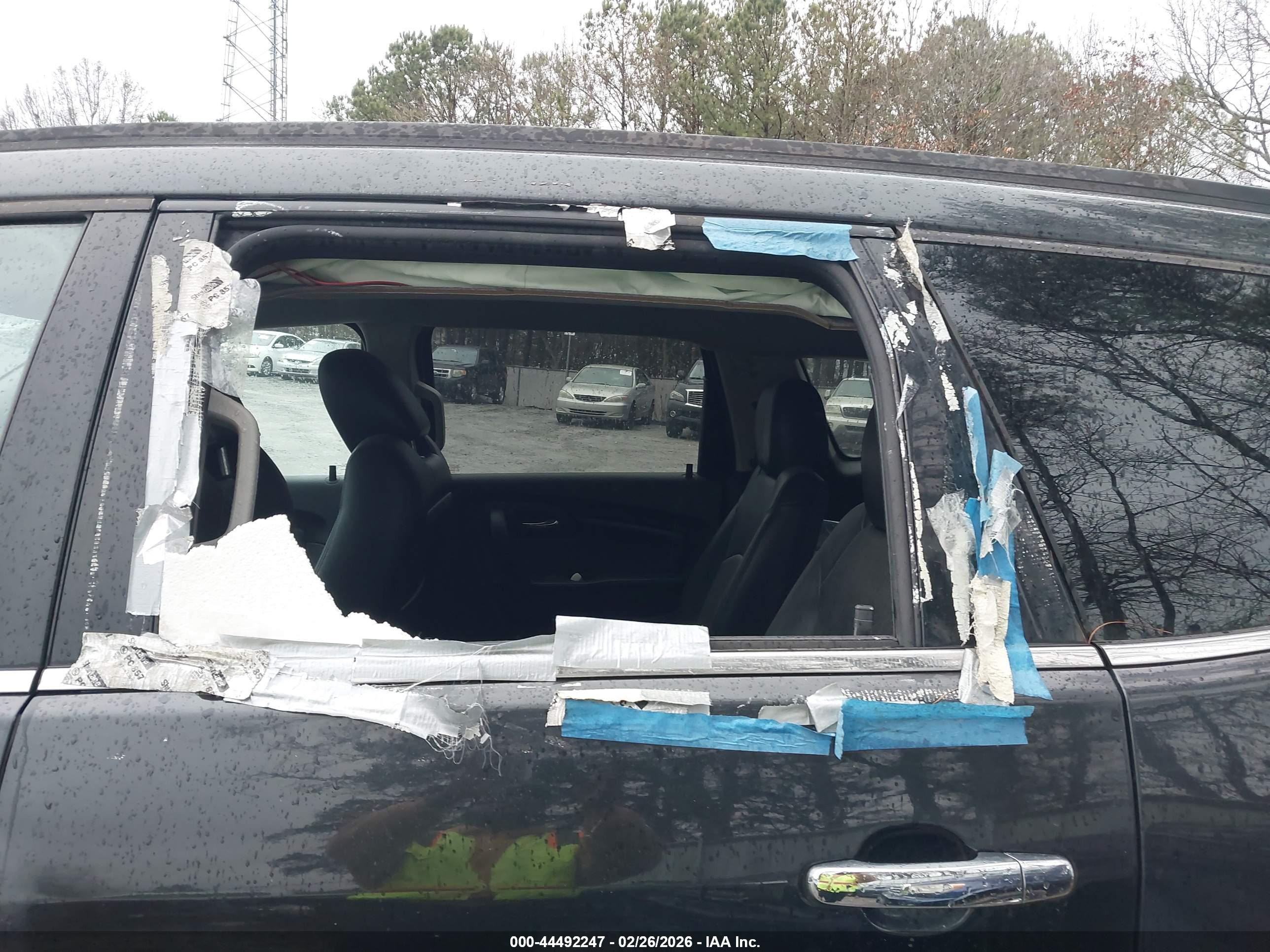 CHEVROLET TRAVERSE image 6