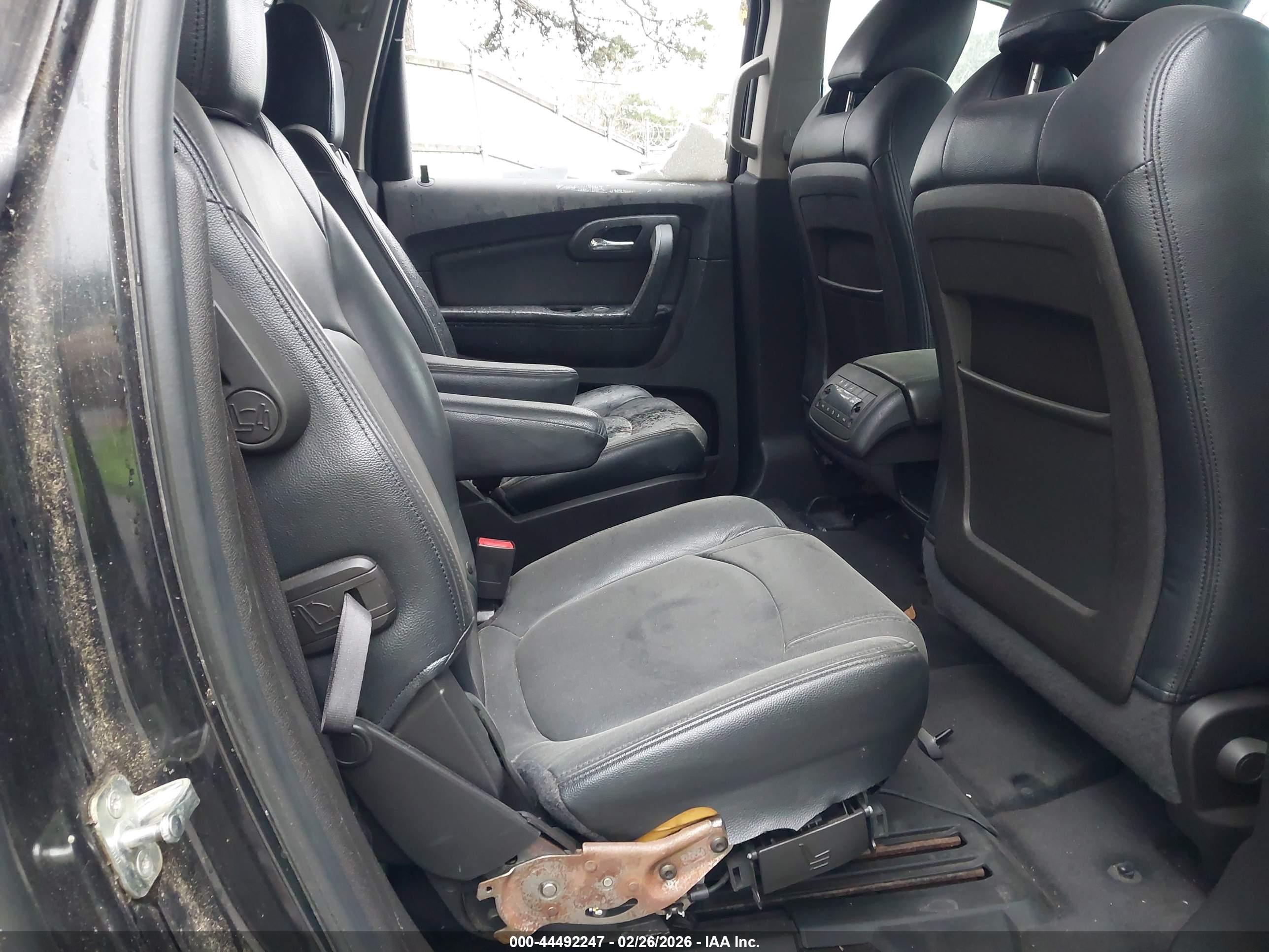 CHEVROLET TRAVERSE image 8