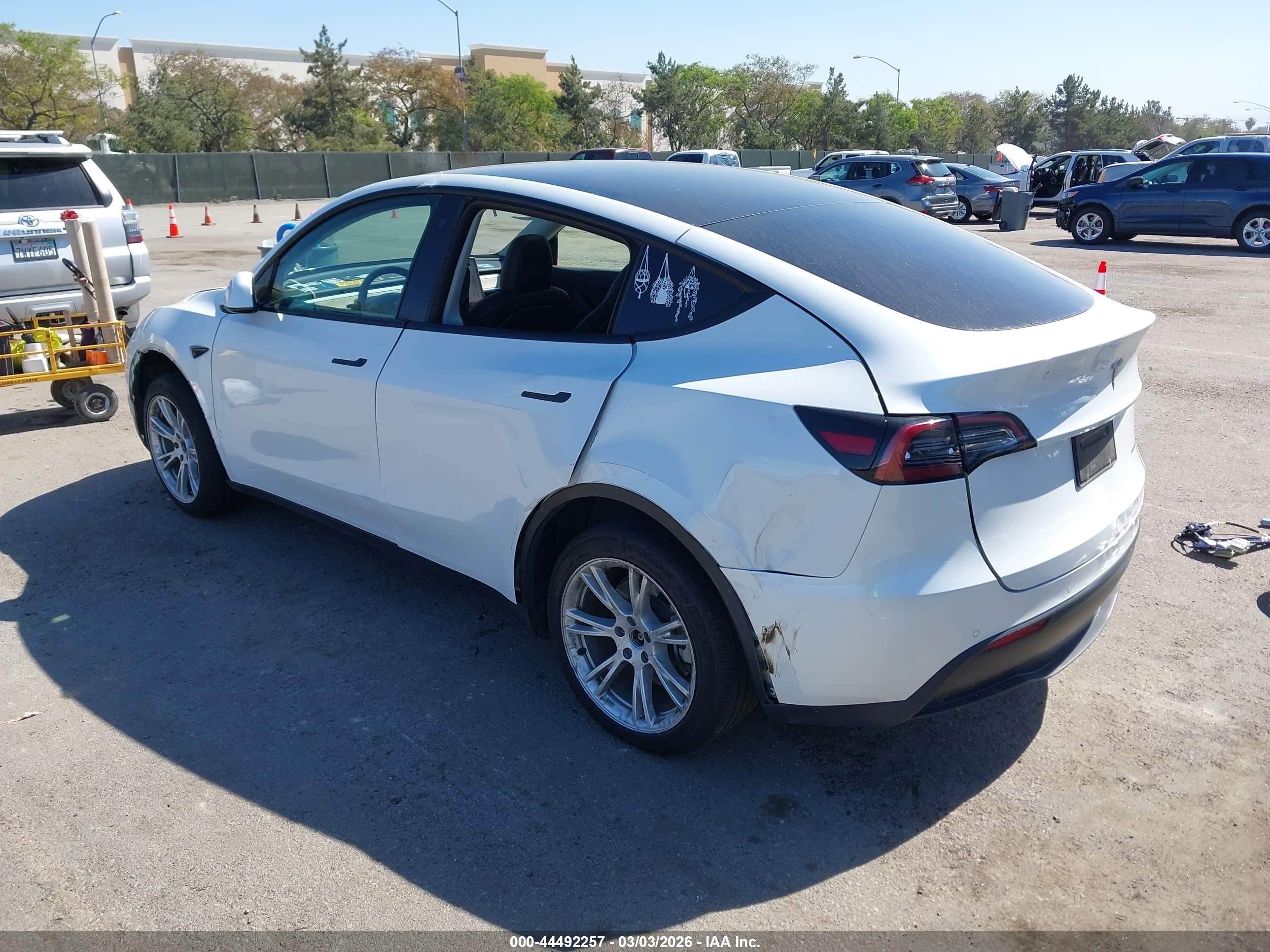 TESLA MODEL image 3
